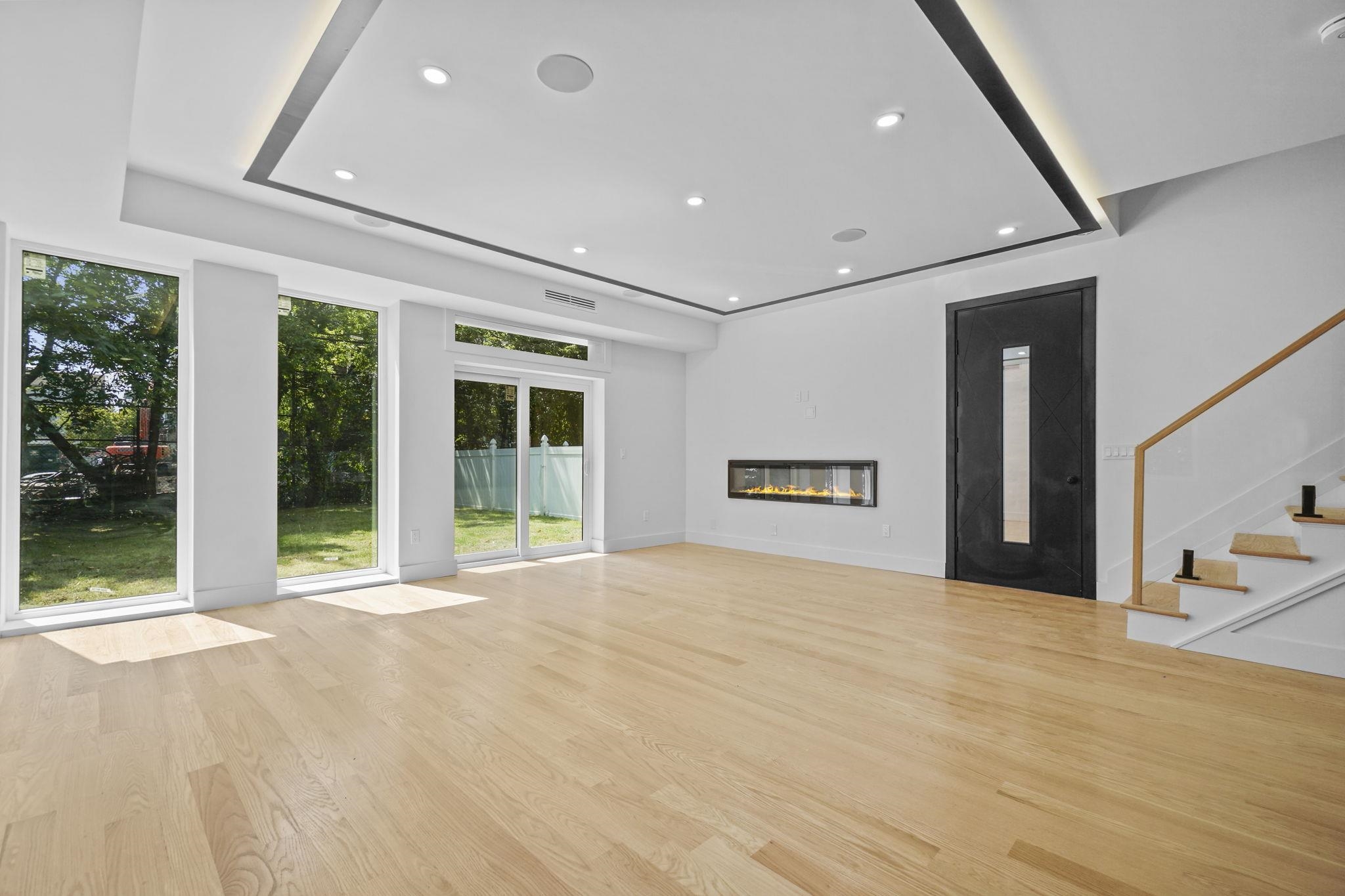 21 HIGHLAND AVE Unit: B