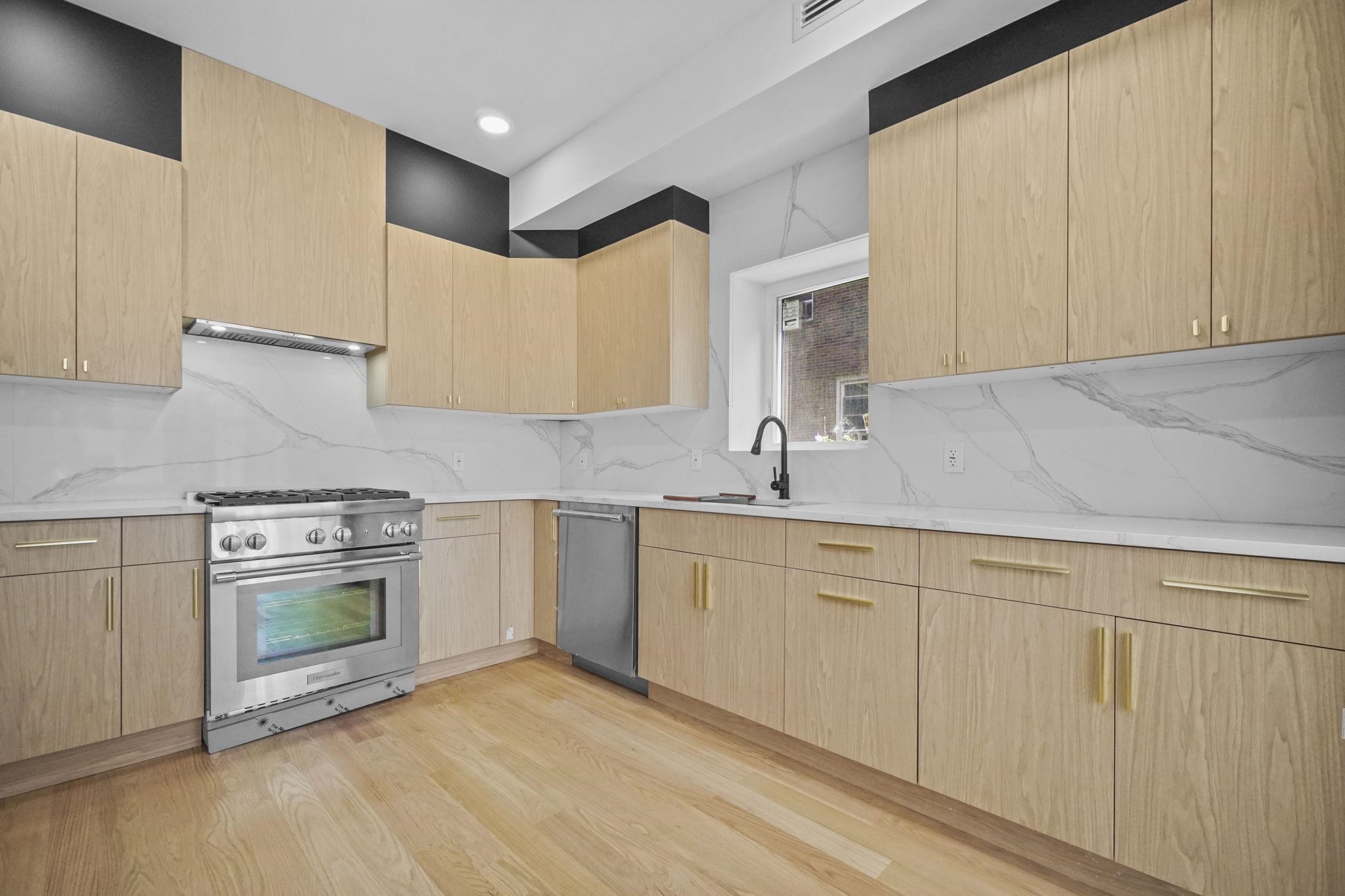 21 HIGHLAND AVE Unit: B