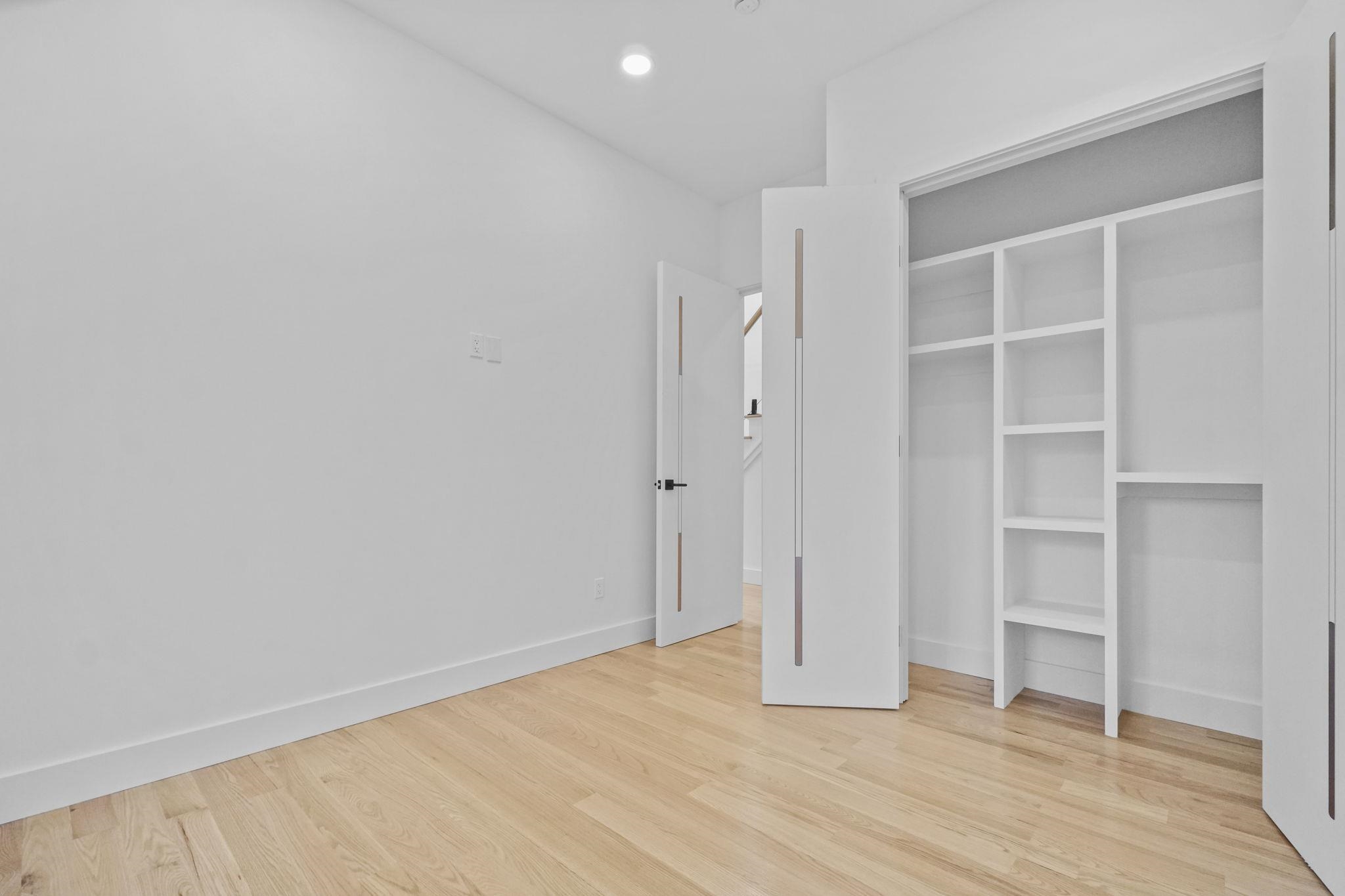 21 HIGHLAND AVE Unit: B