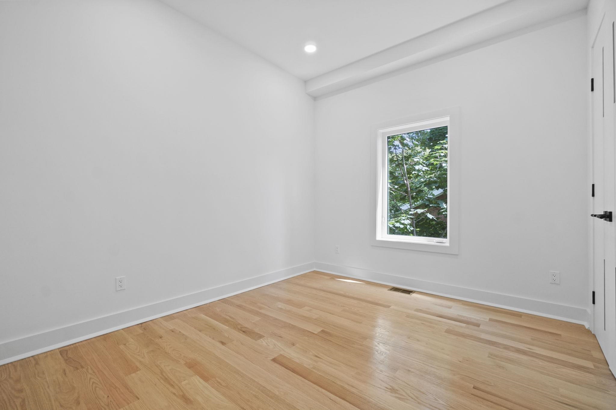 21 HIGHLAND AVE Unit: B