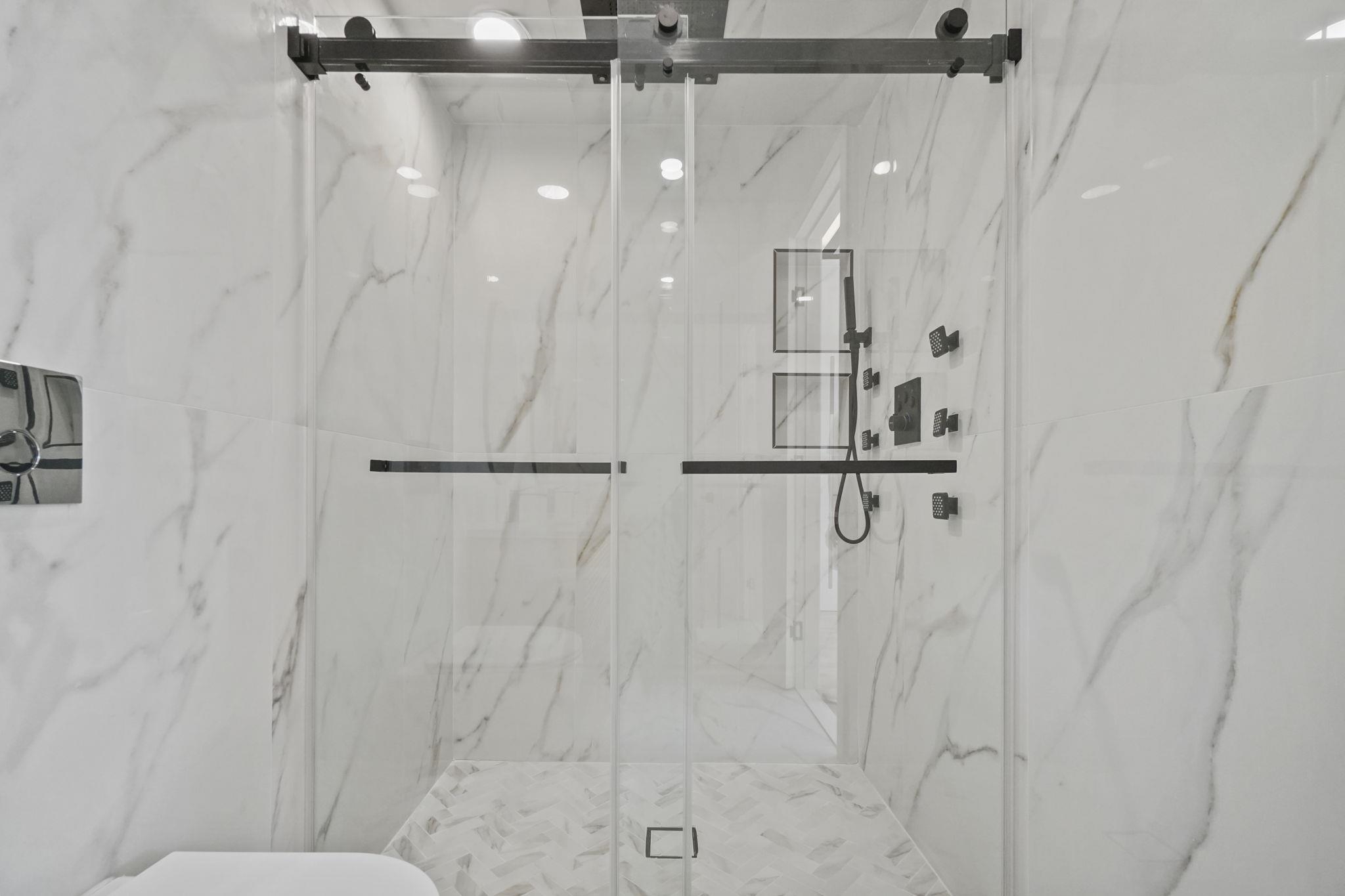 21 HIGHLAND AVE Unit: B