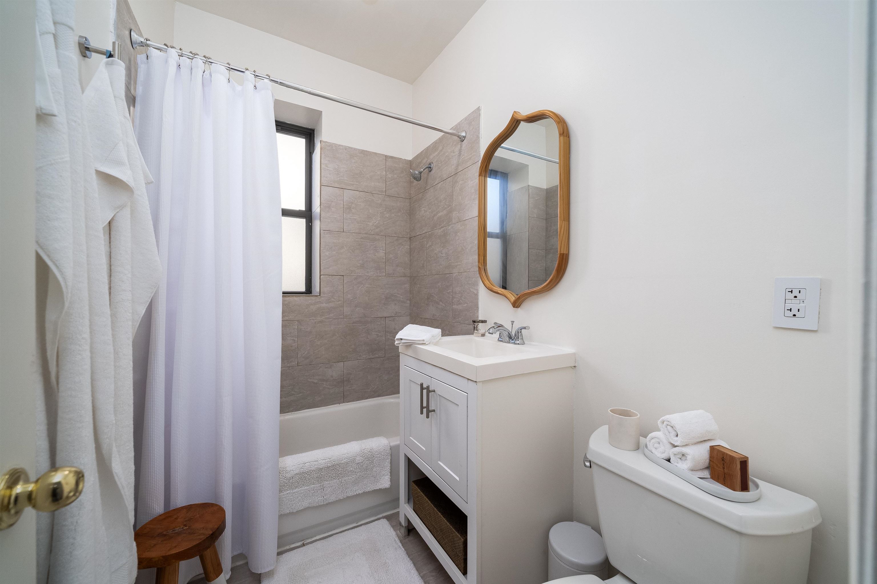 117 KENSINGTON AVE Unit: 304a