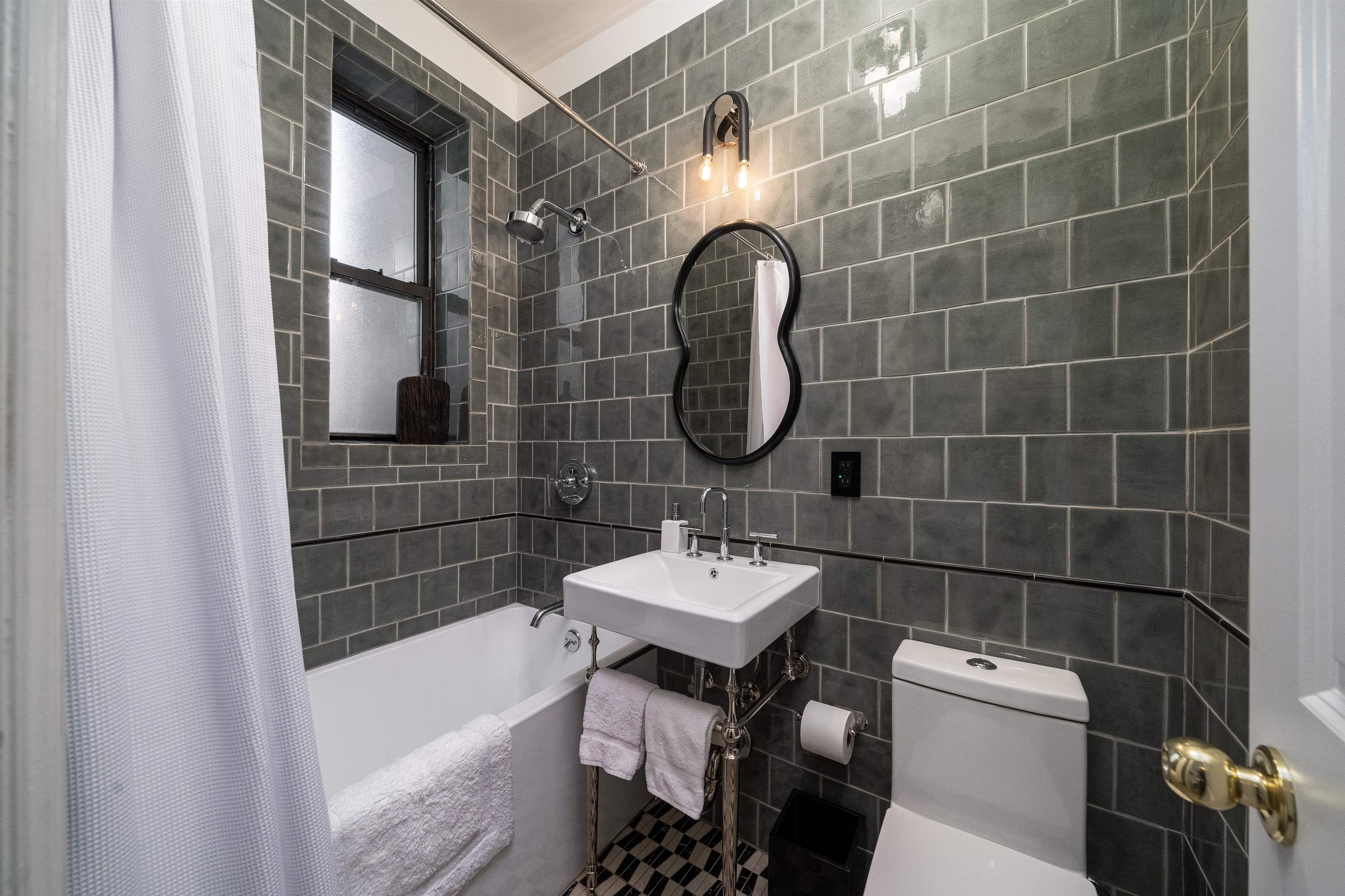 117 KENSINGTON AVE Unit: 304a
