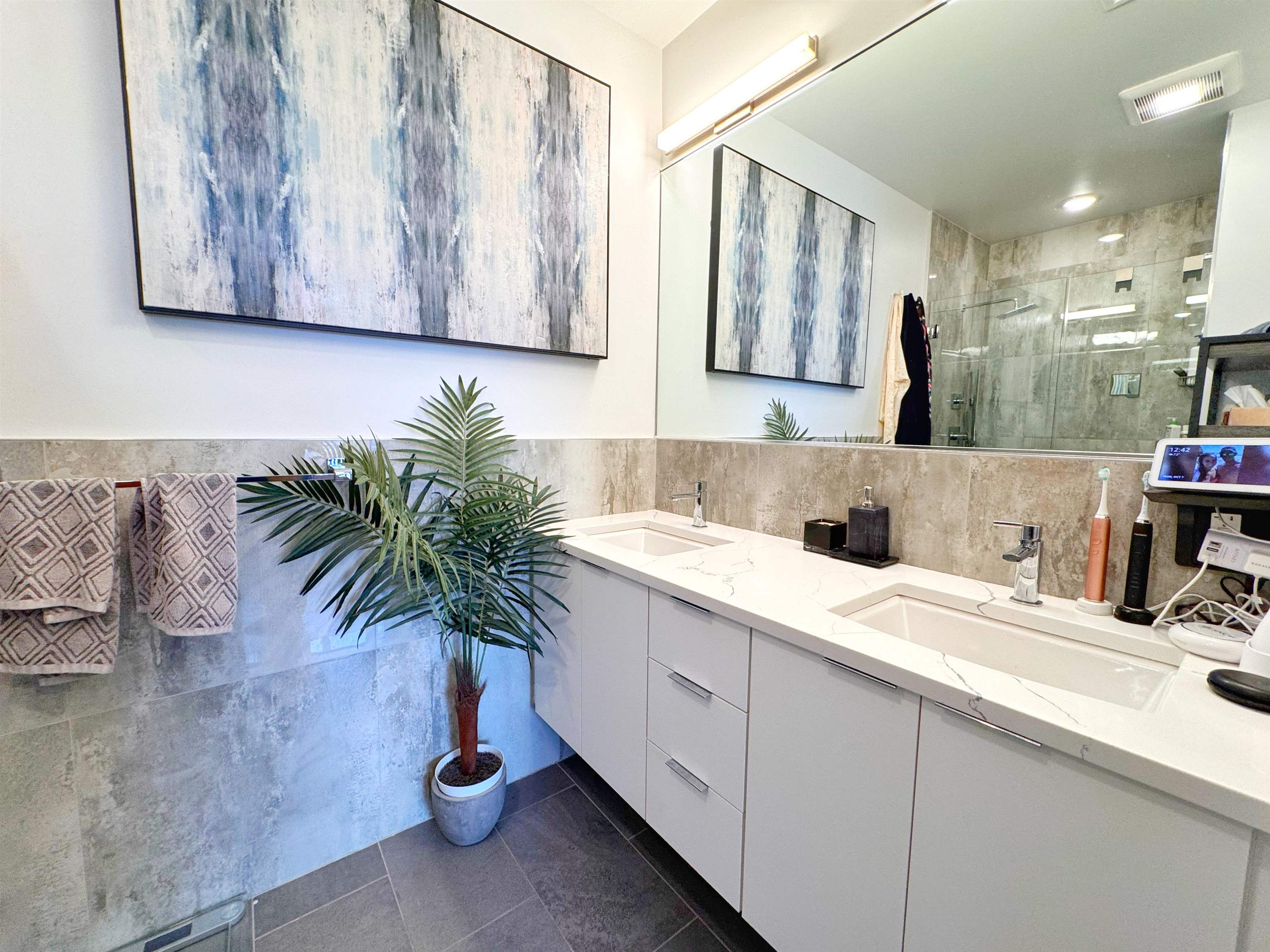 332 NEWARK AVE Unit: 6C