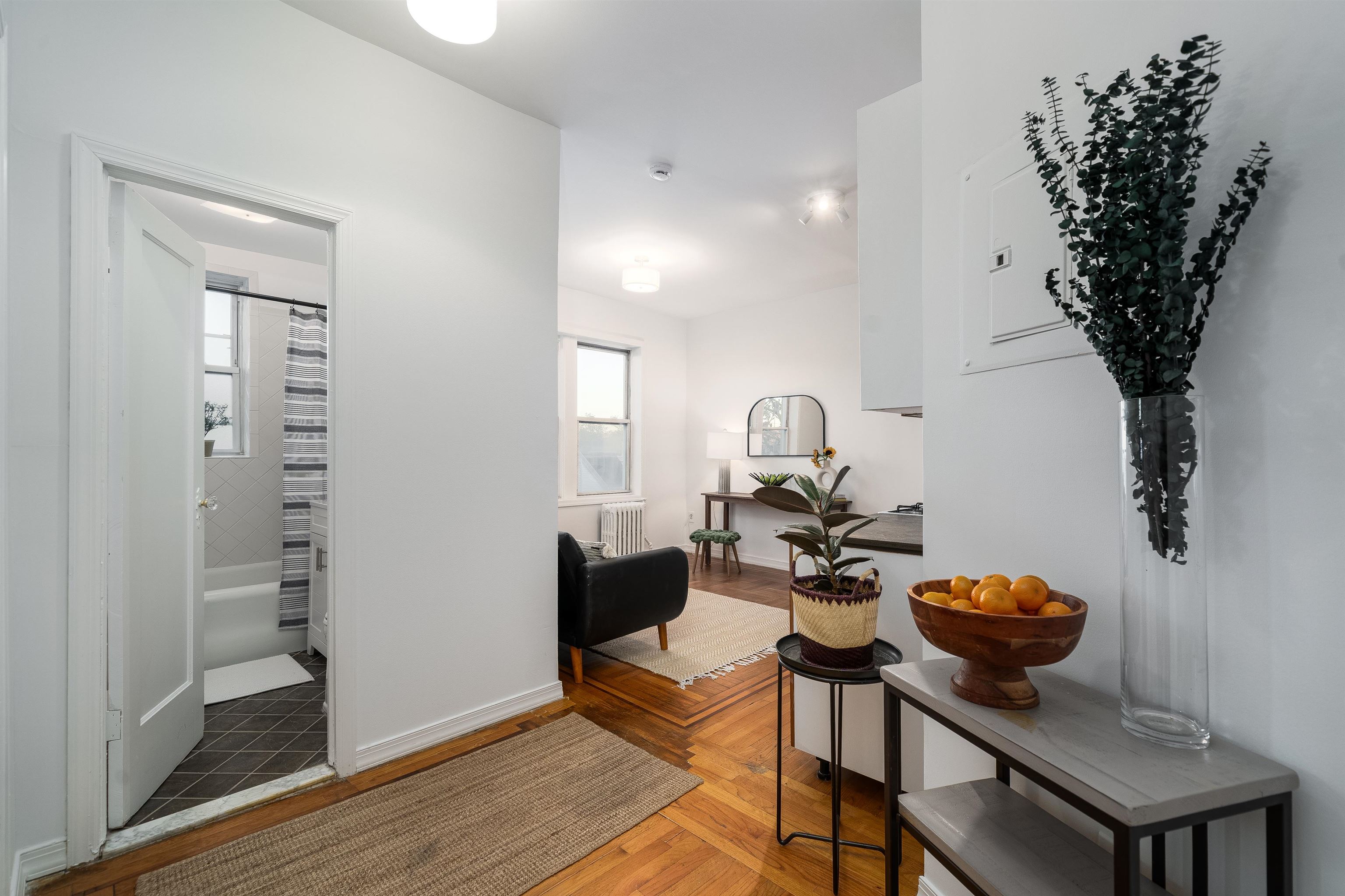 3726 PARK AVE Unit: D5