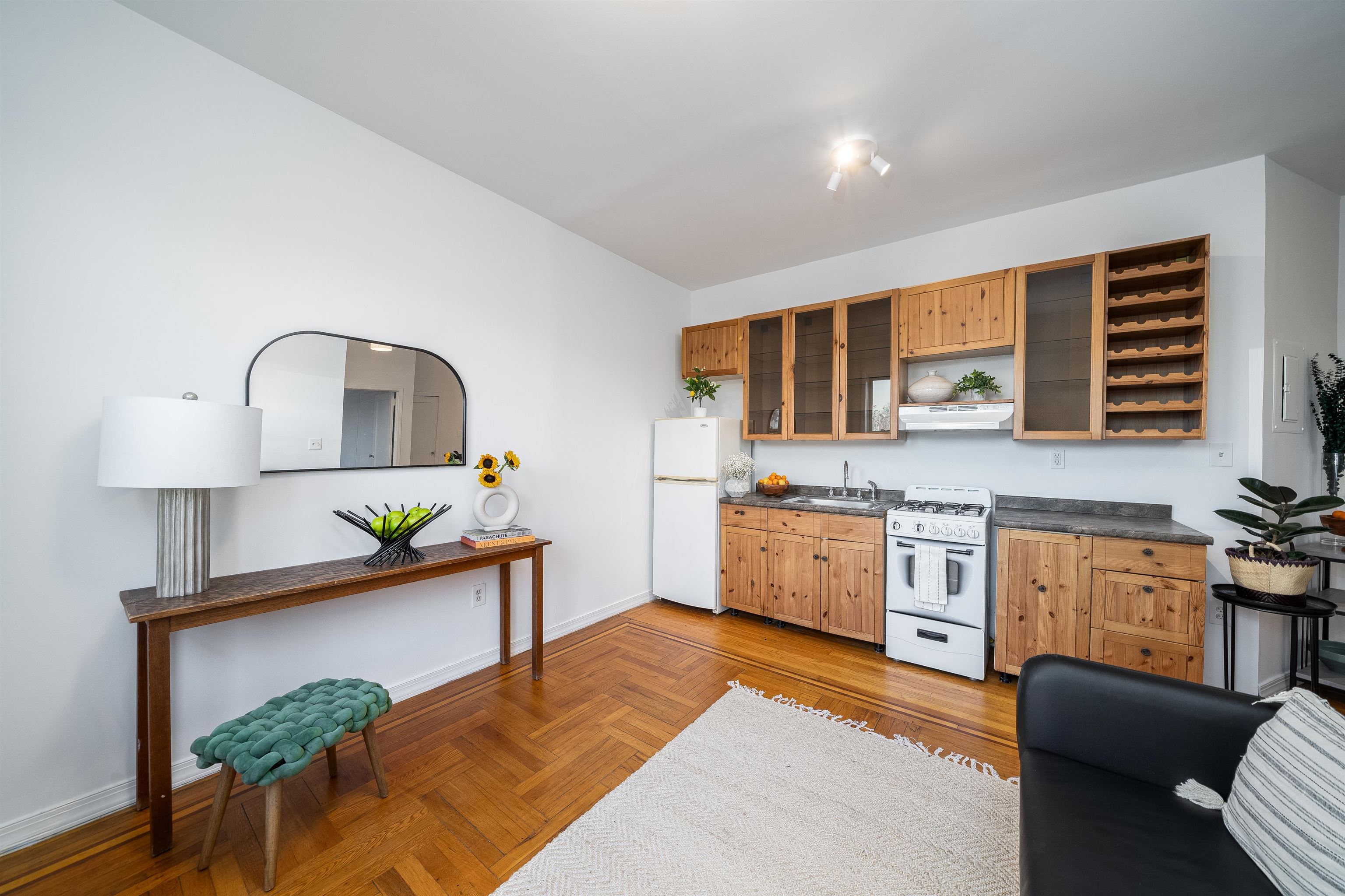 3726 PARK AVE Unit: D5