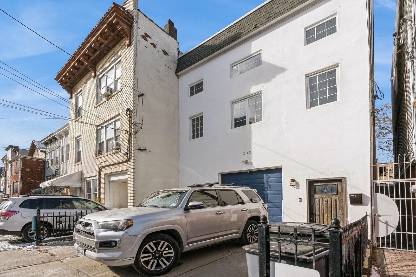 235 OGDEN AVE