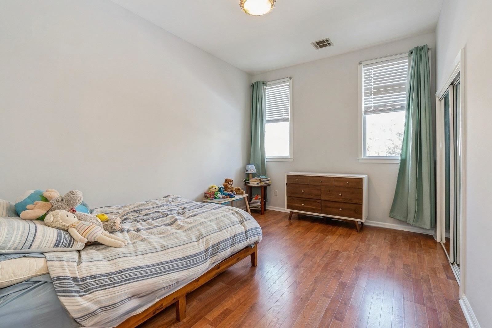 235 OGDEN AVE