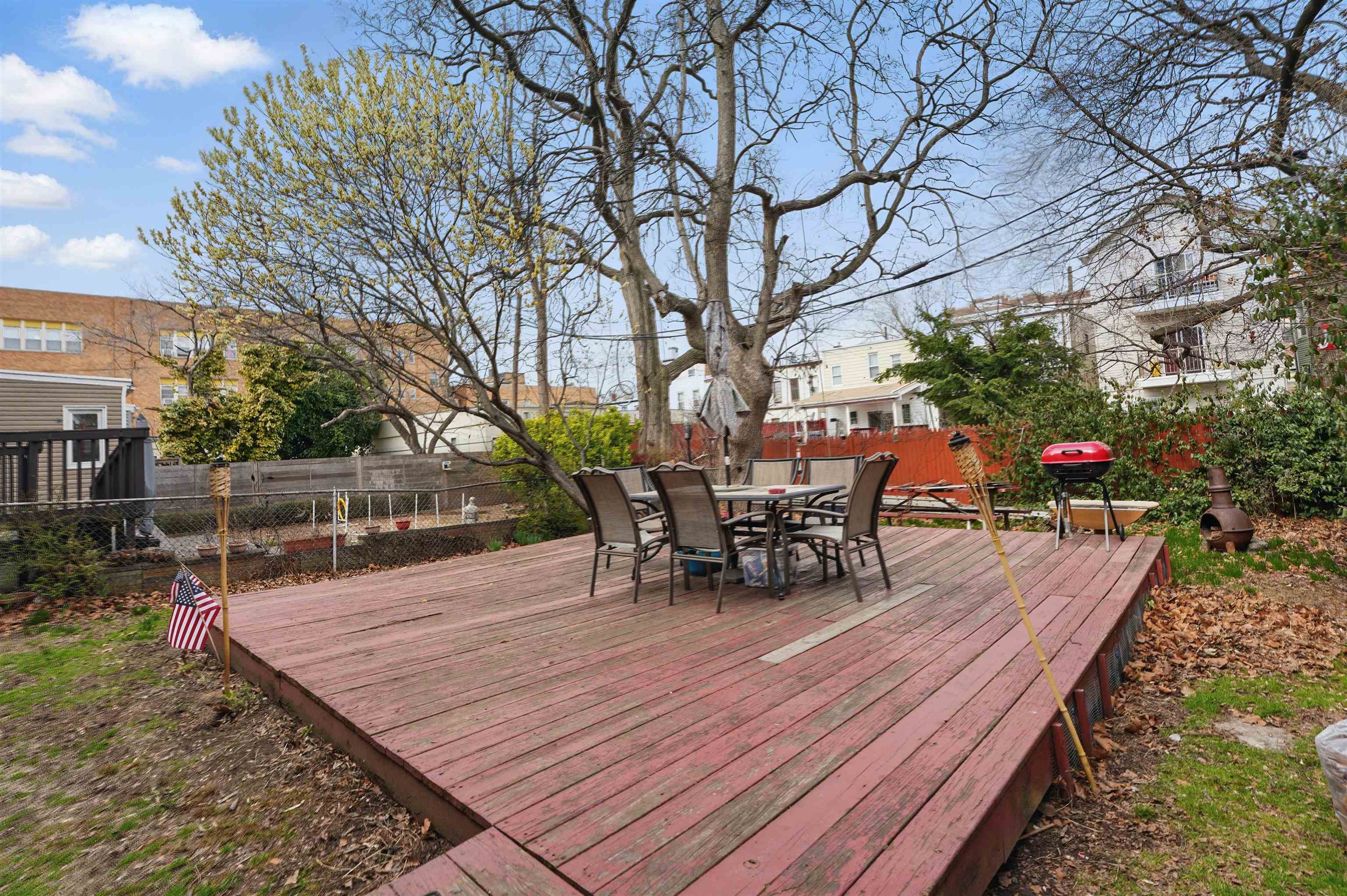 216 EGE AVE