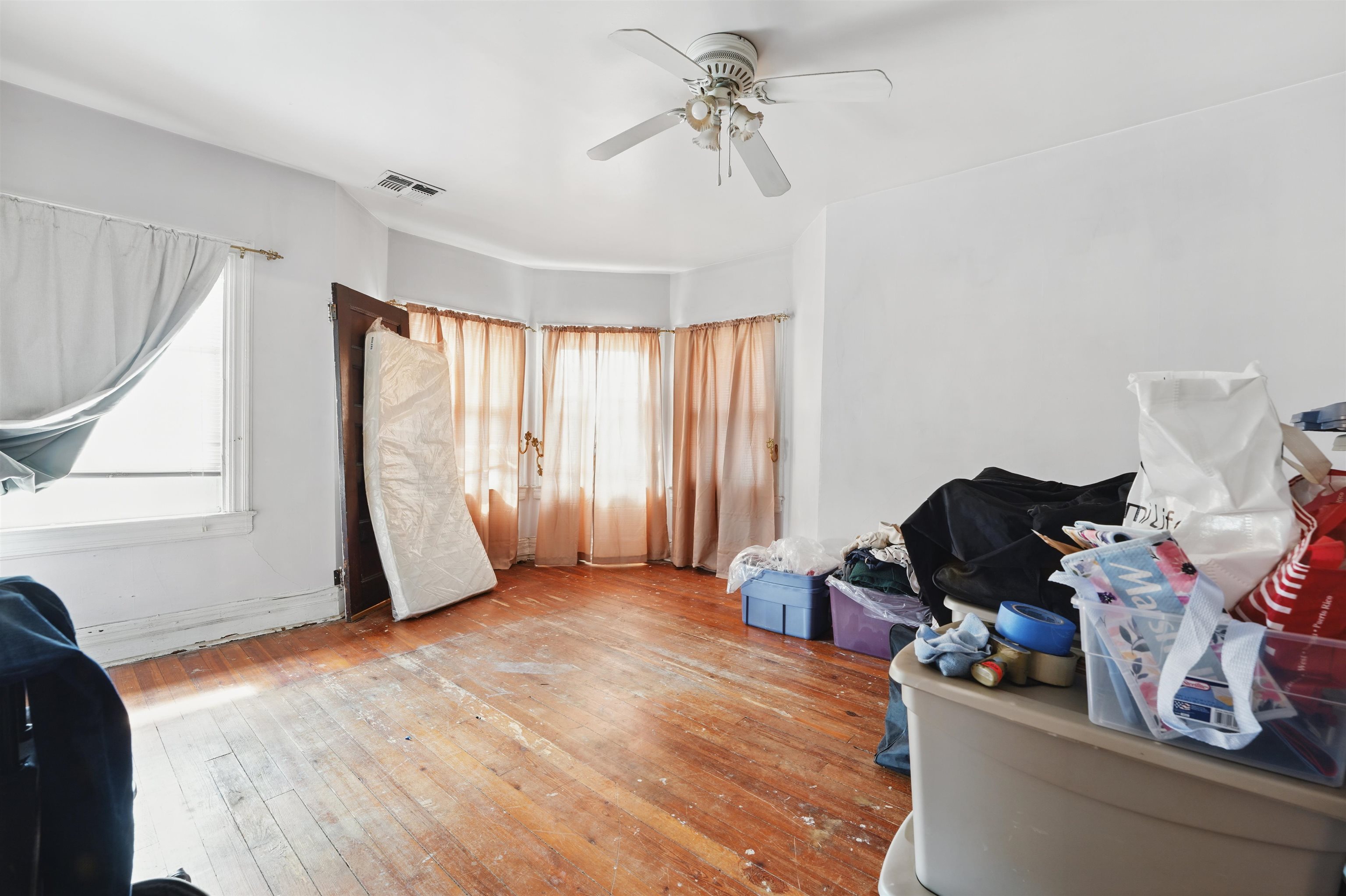 216 EGE AVE