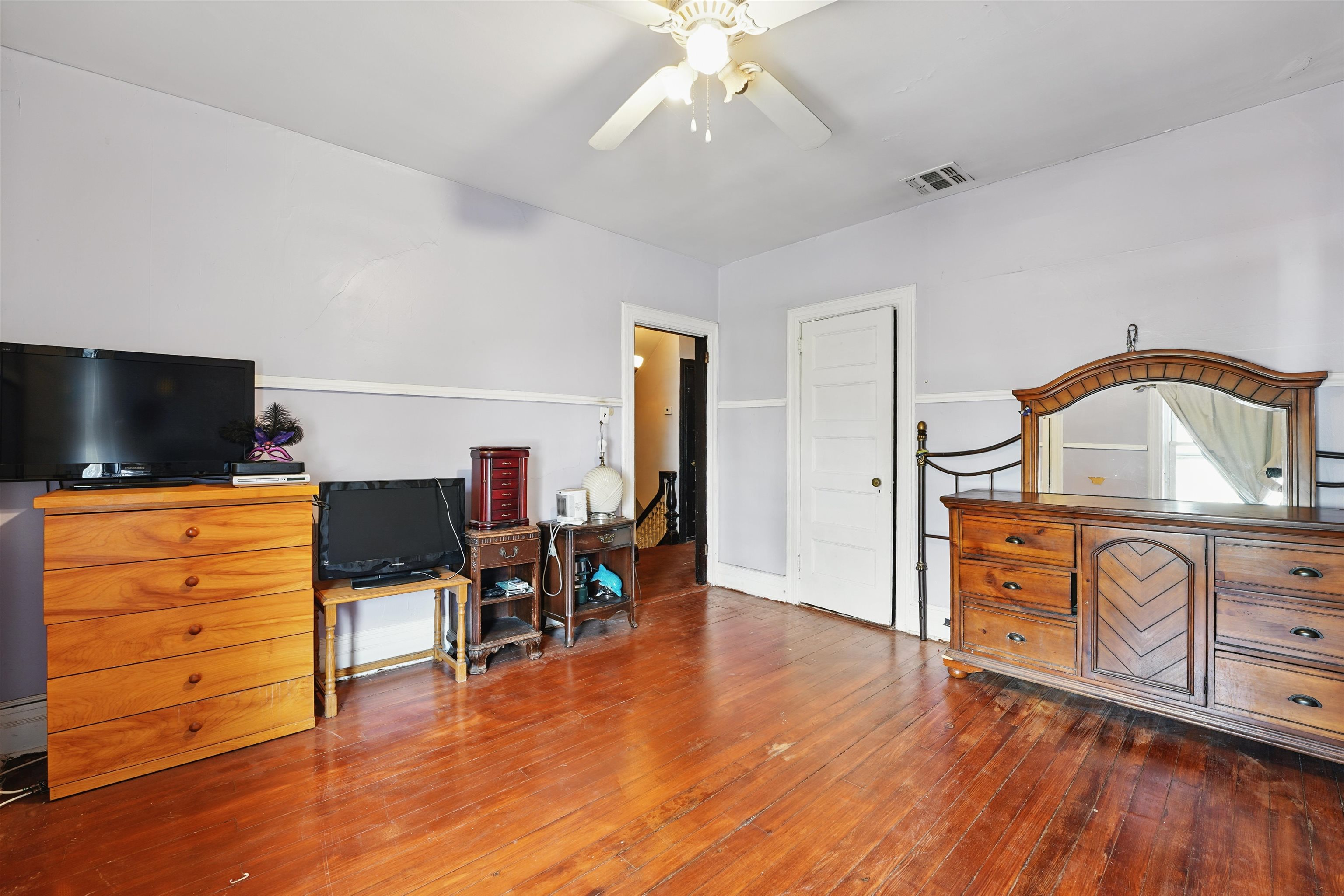 216 EGE AVE