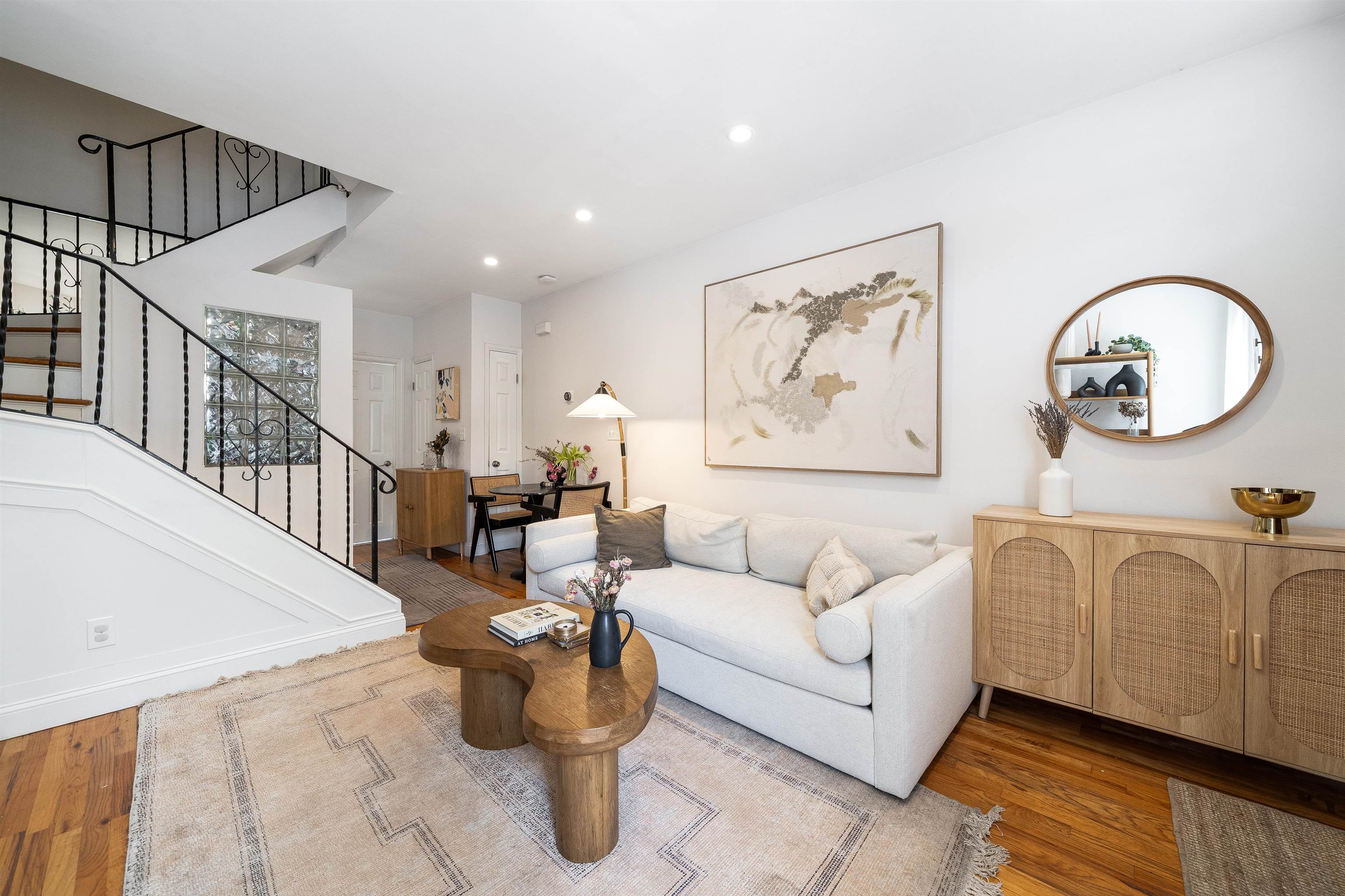 286 6TH ST