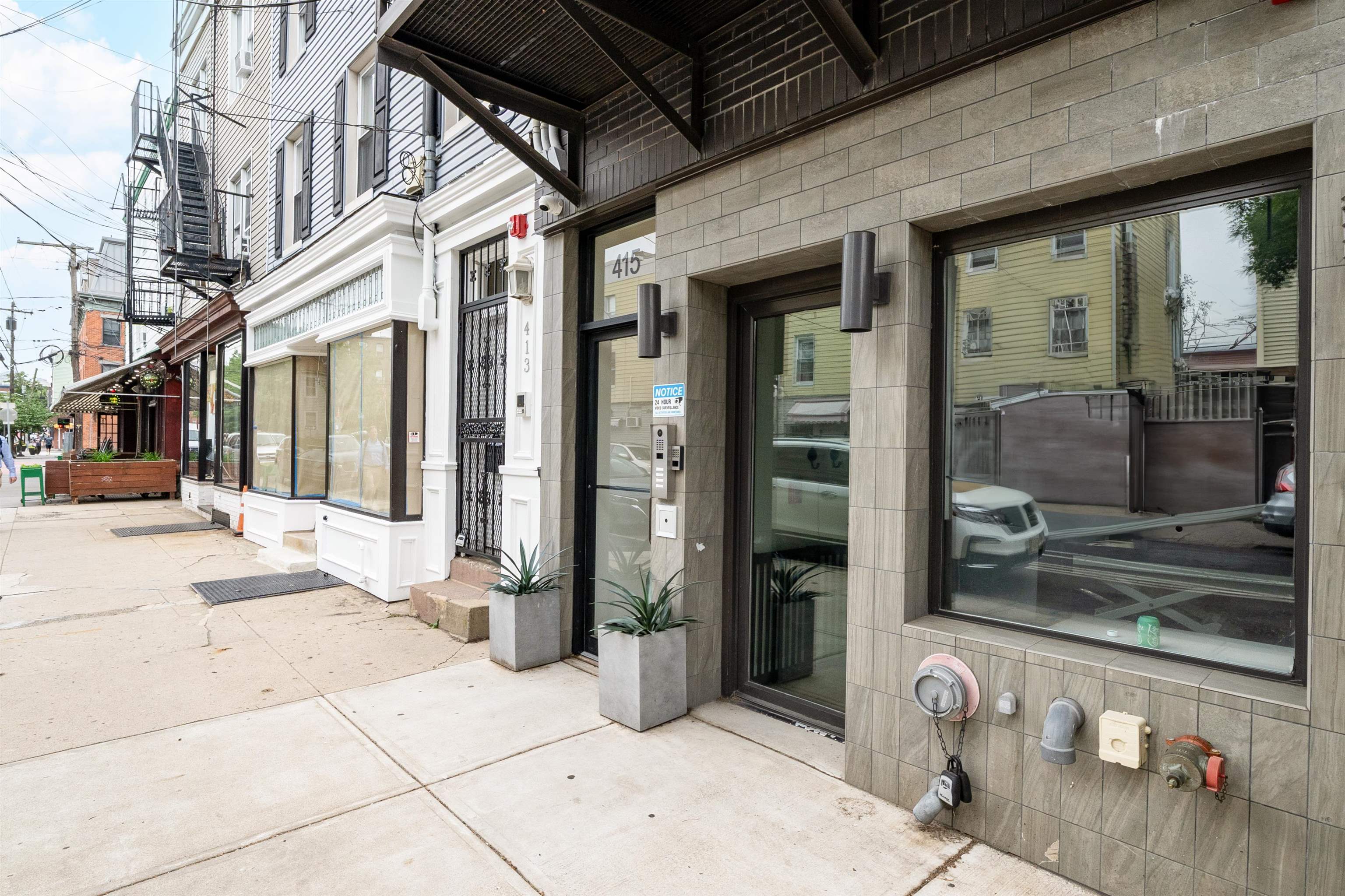 415 MONMOUTH ST Unit: 3