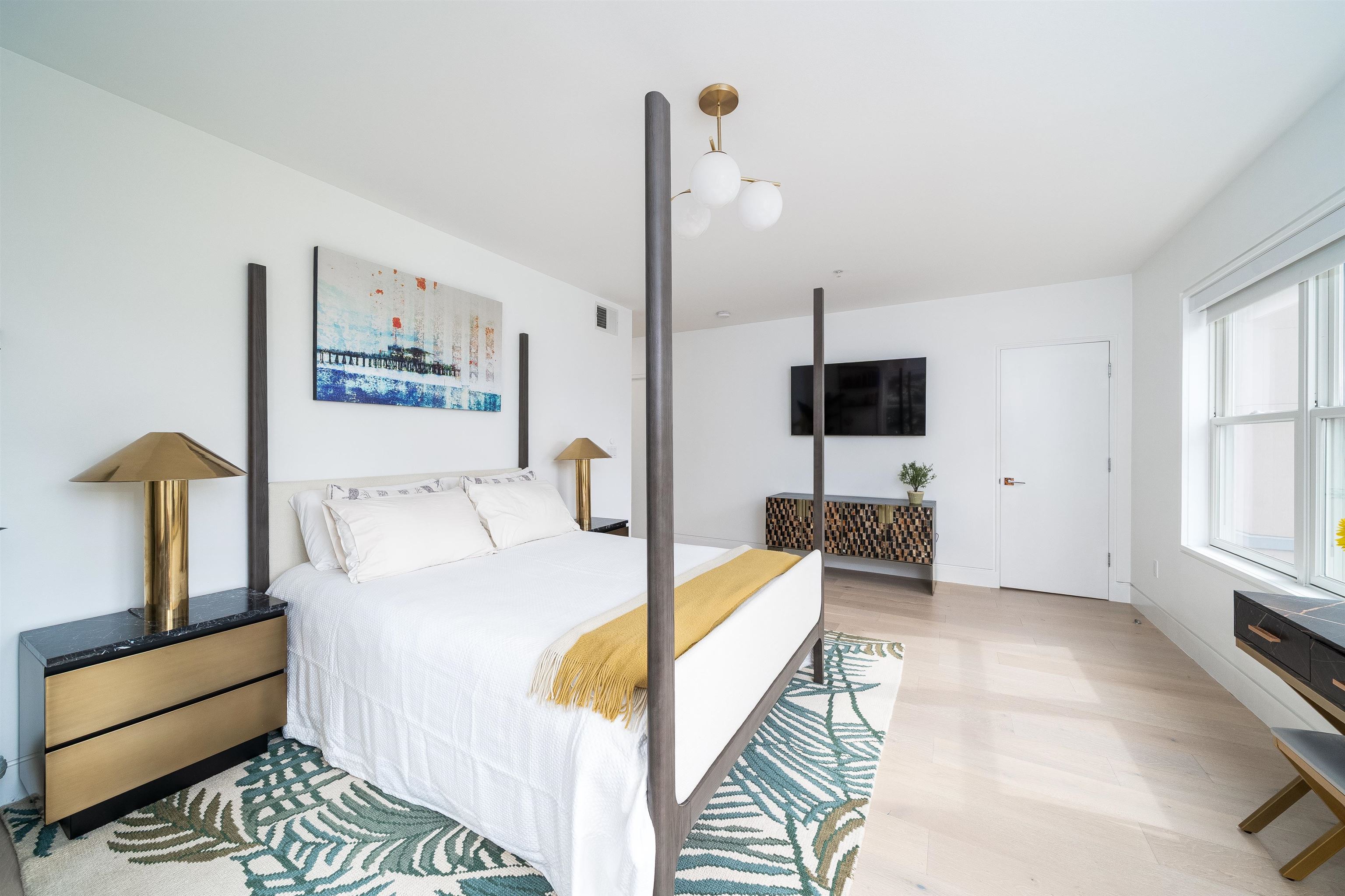 415 MONMOUTH ST Unit: 3