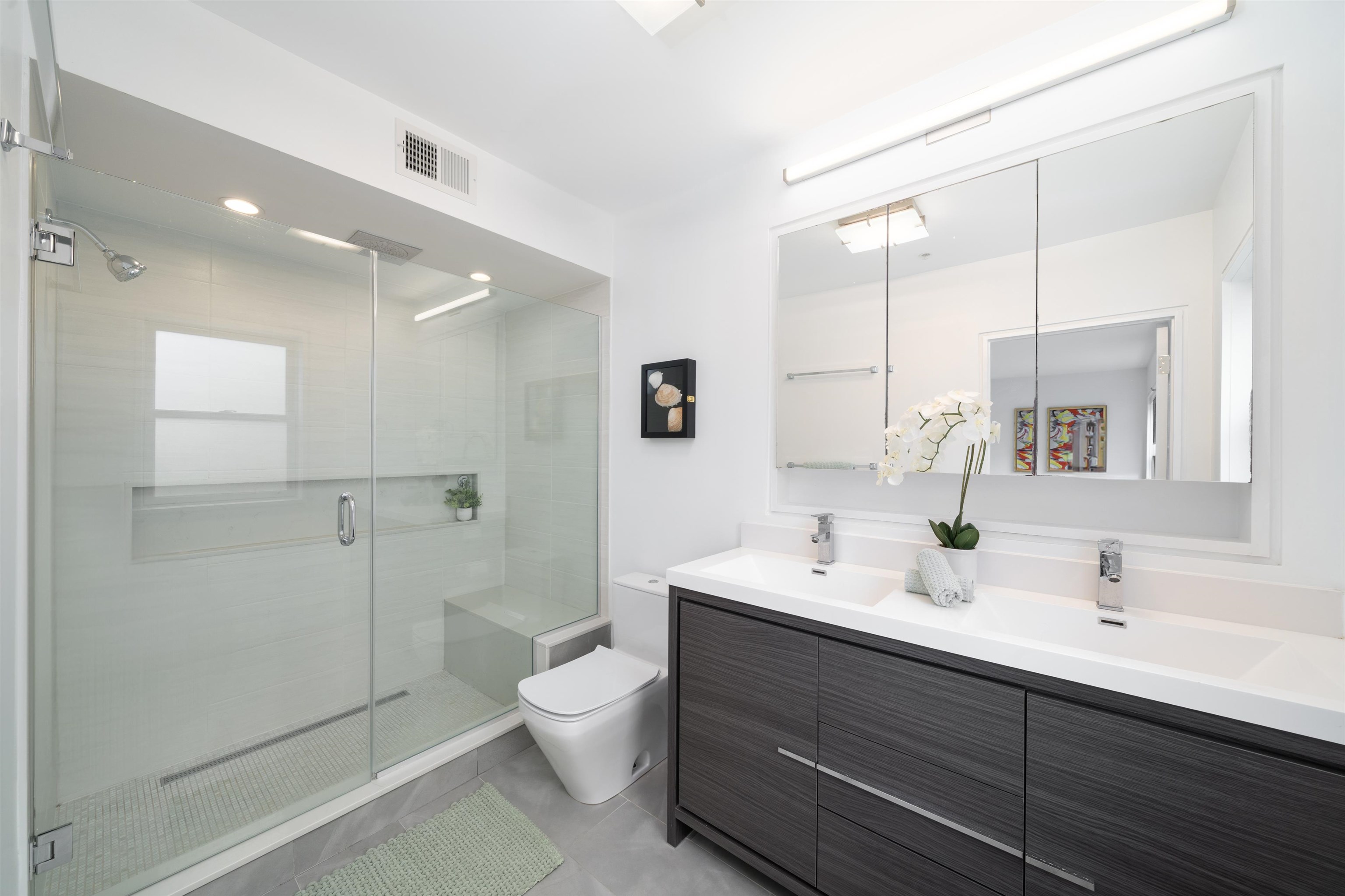 415 MONMOUTH ST Unit: 3