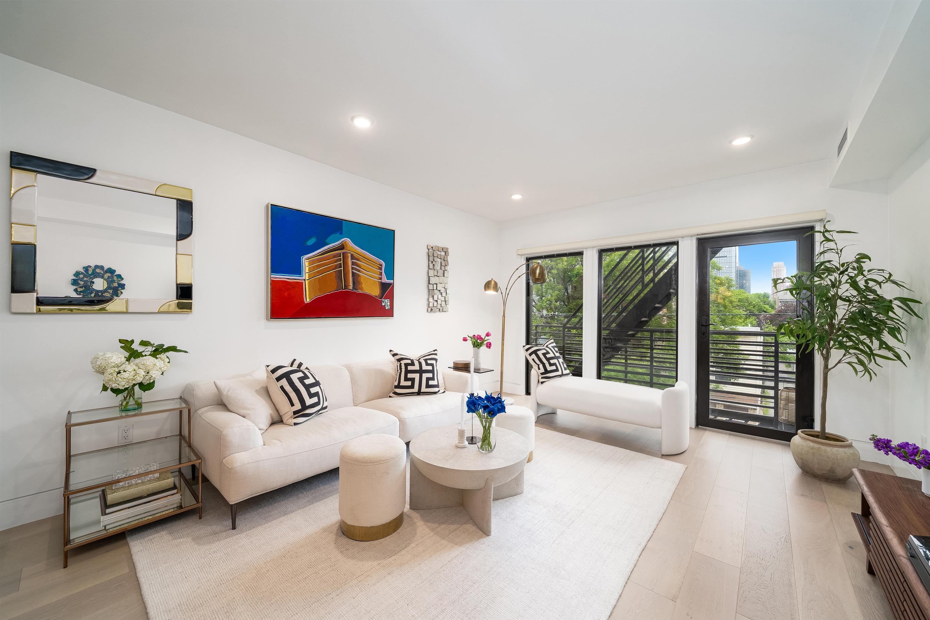 415 MONMOUTH ST Unit: 3