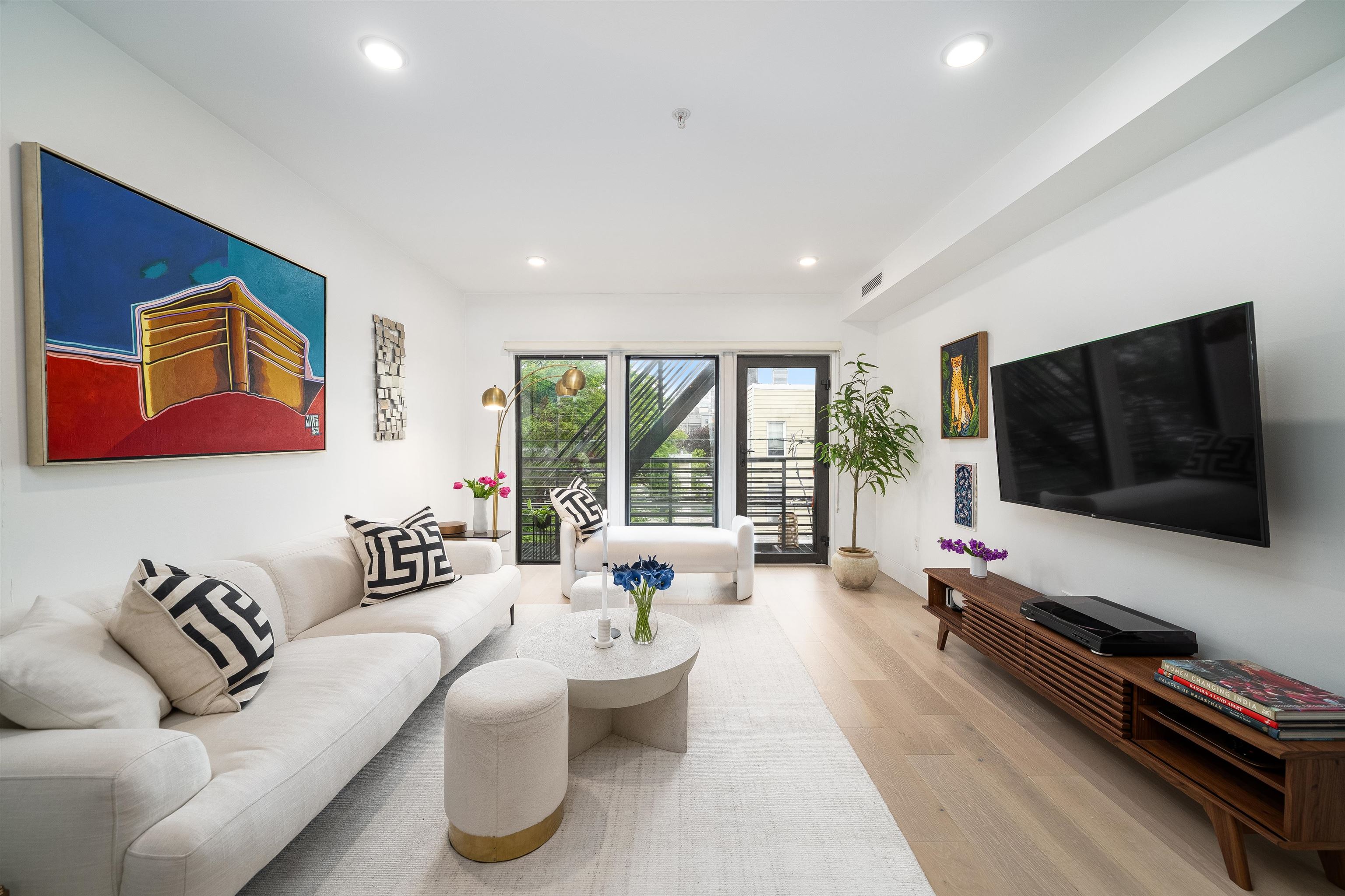 415 MONMOUTH ST Unit: 3