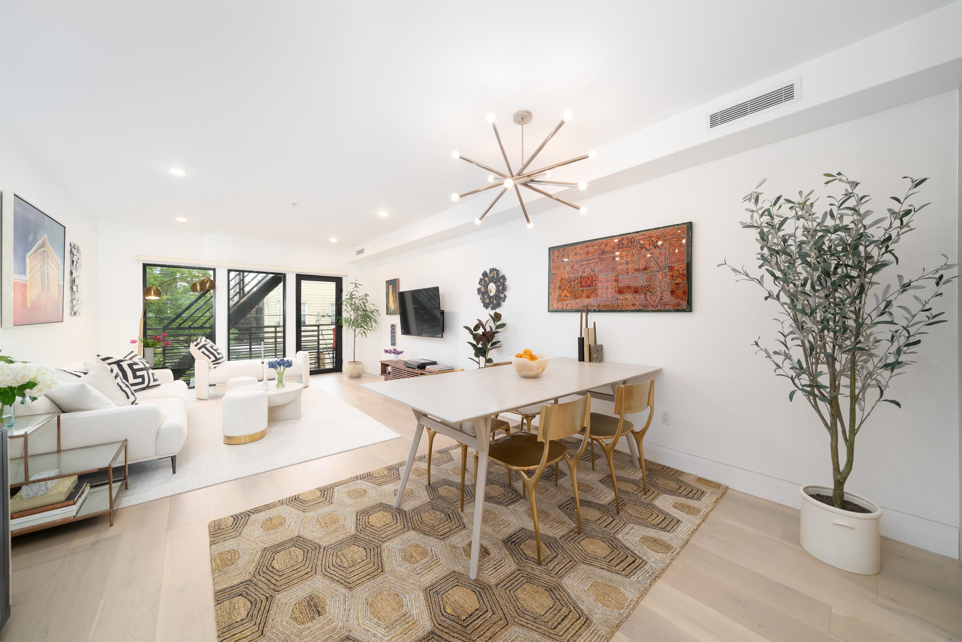 415 MONMOUTH ST Unit: 3