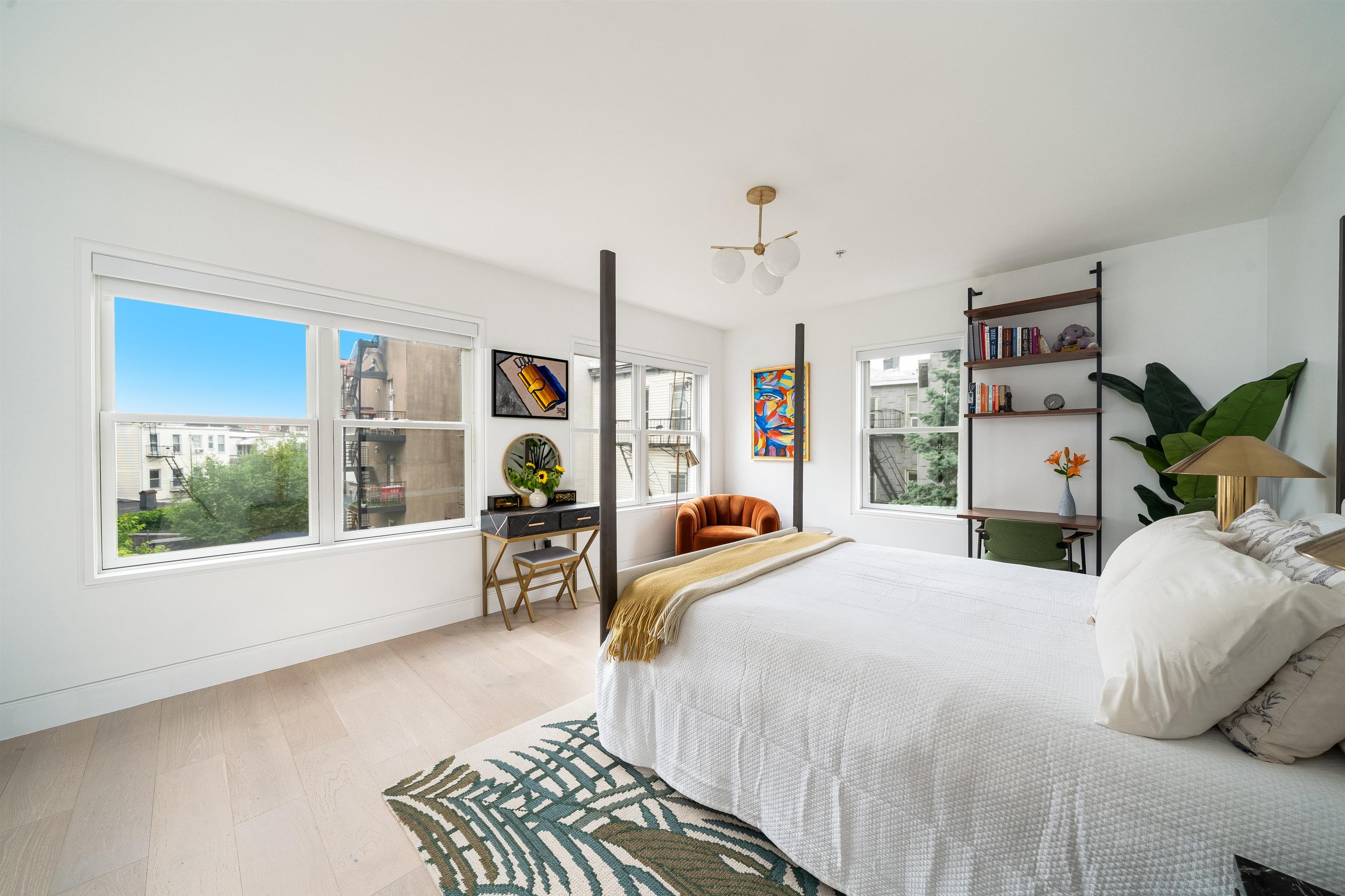 415 MONMOUTH ST Unit: 3