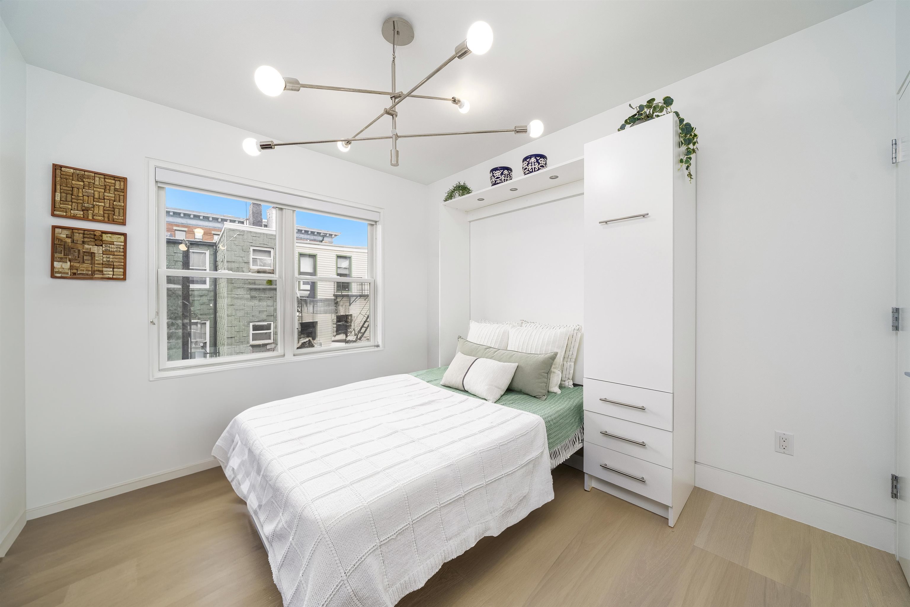 415 MONMOUTH ST Unit: 3