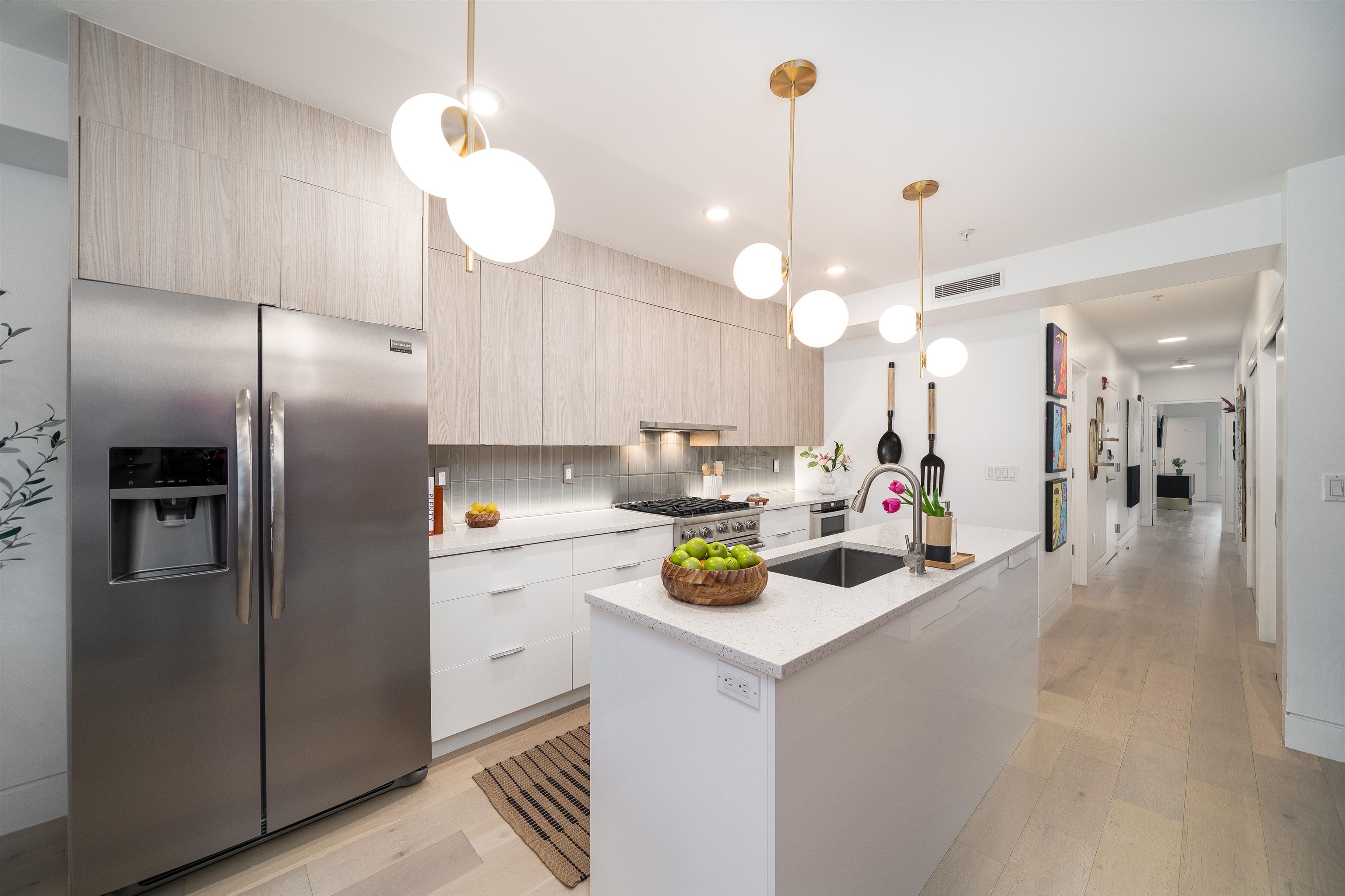 415 MONMOUTH ST Unit: 3