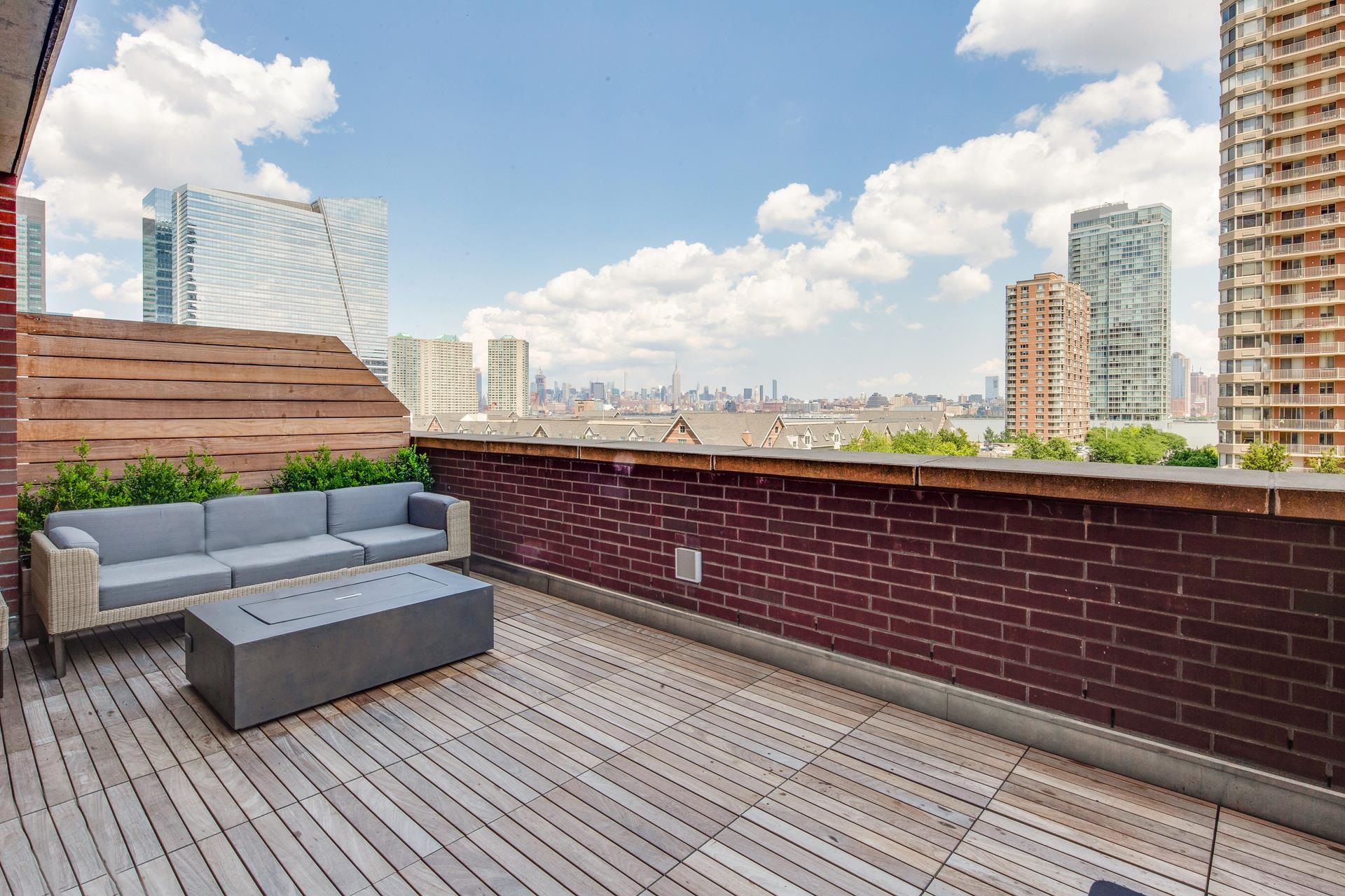 389 WASHINGTON ST Unit: 19B