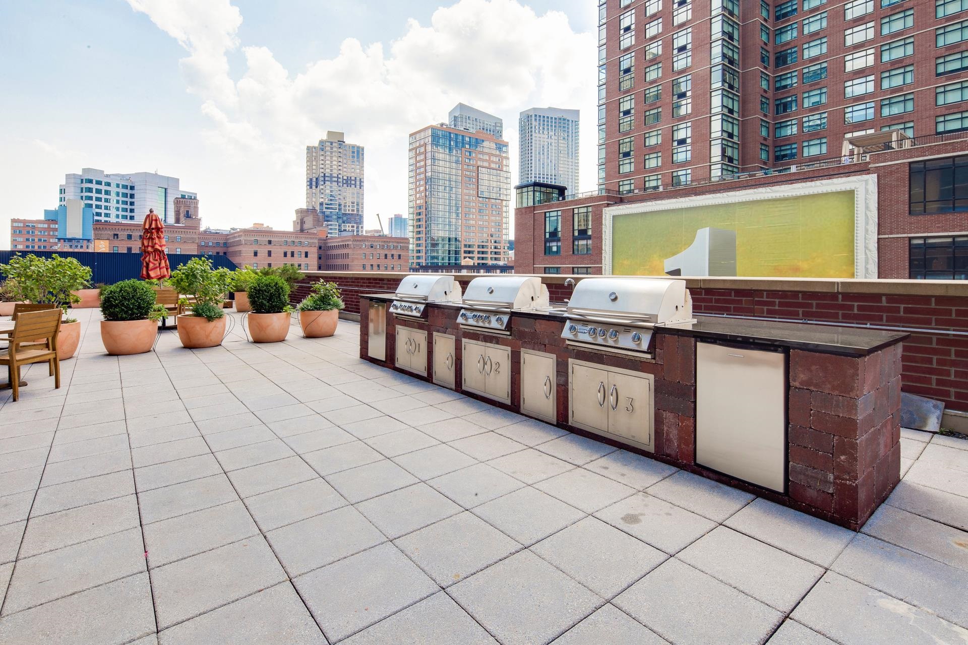 389 WASHINGTON ST Unit: 19B