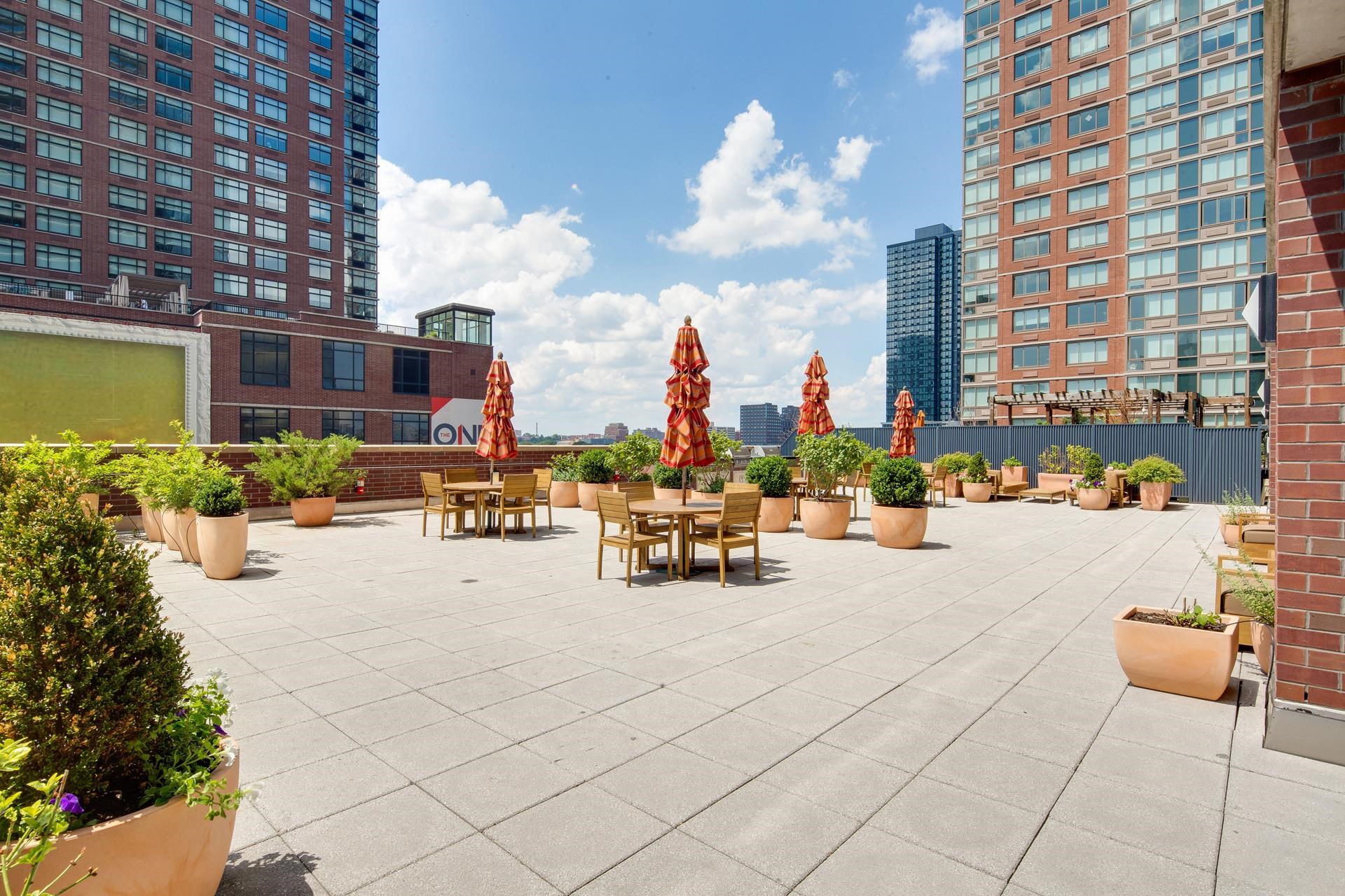 389 WASHINGTON ST Unit: 19B