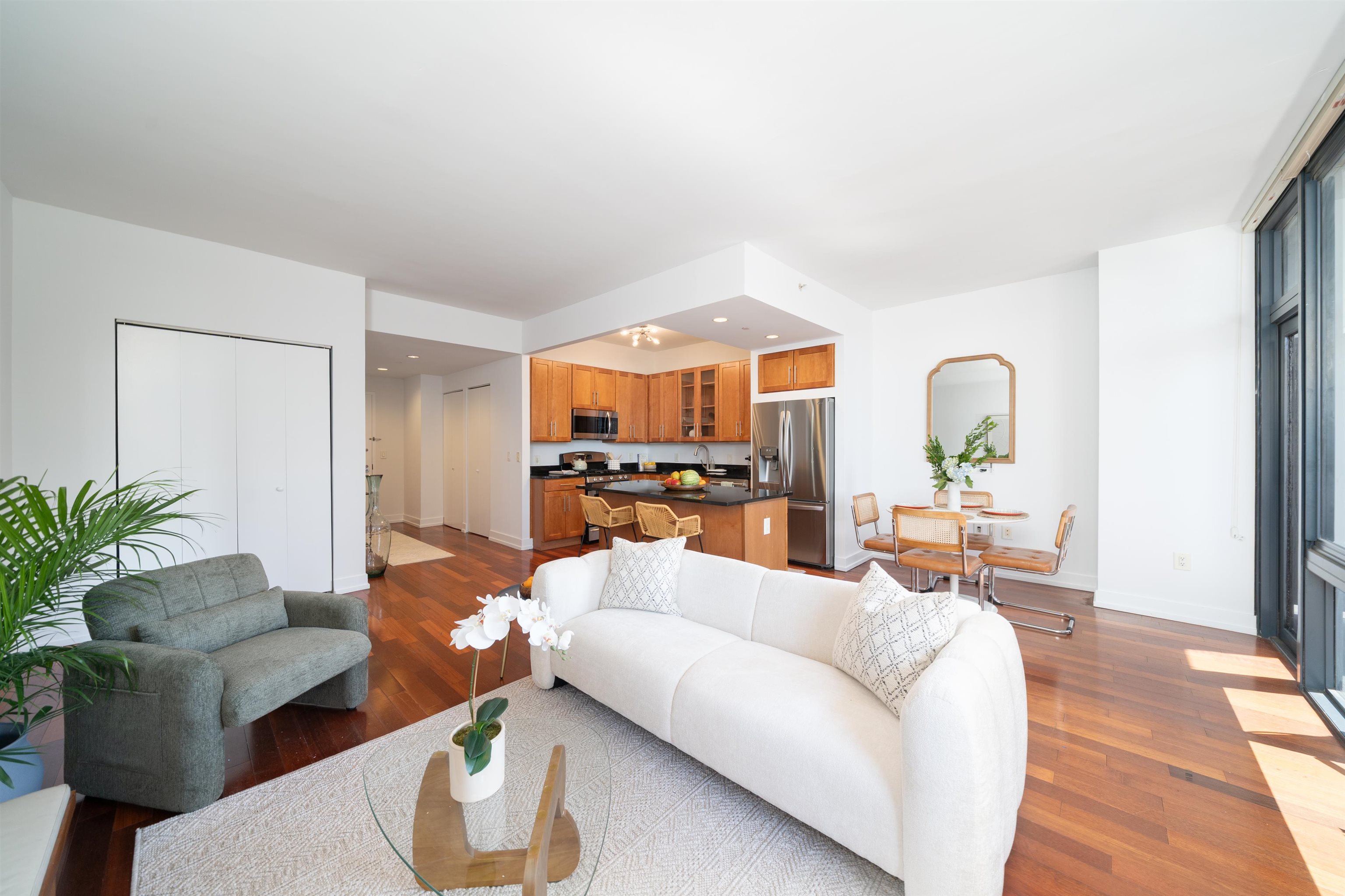 389 WASHINGTON ST Unit: 19B