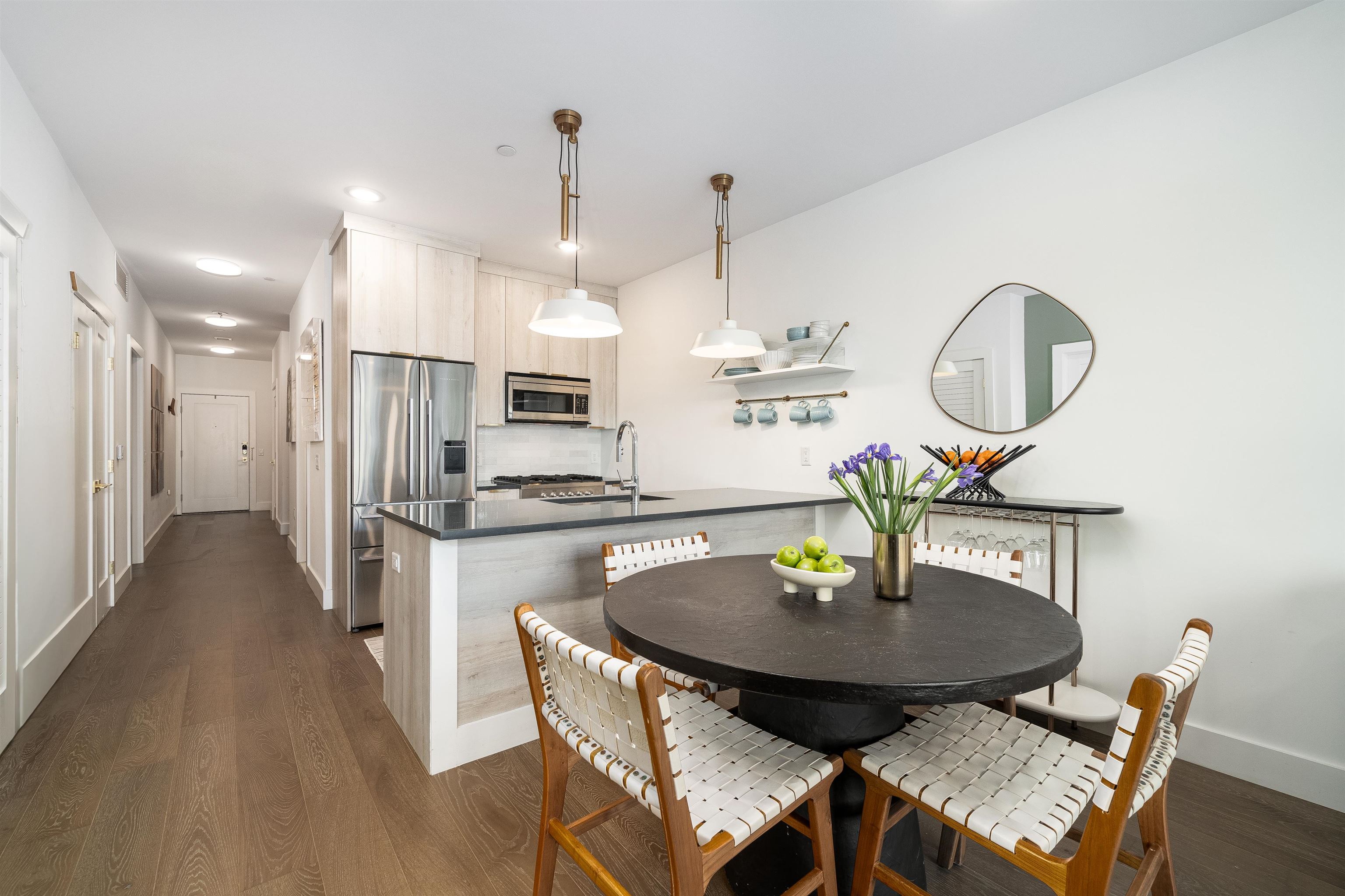 386 5TH ST Unit: 404