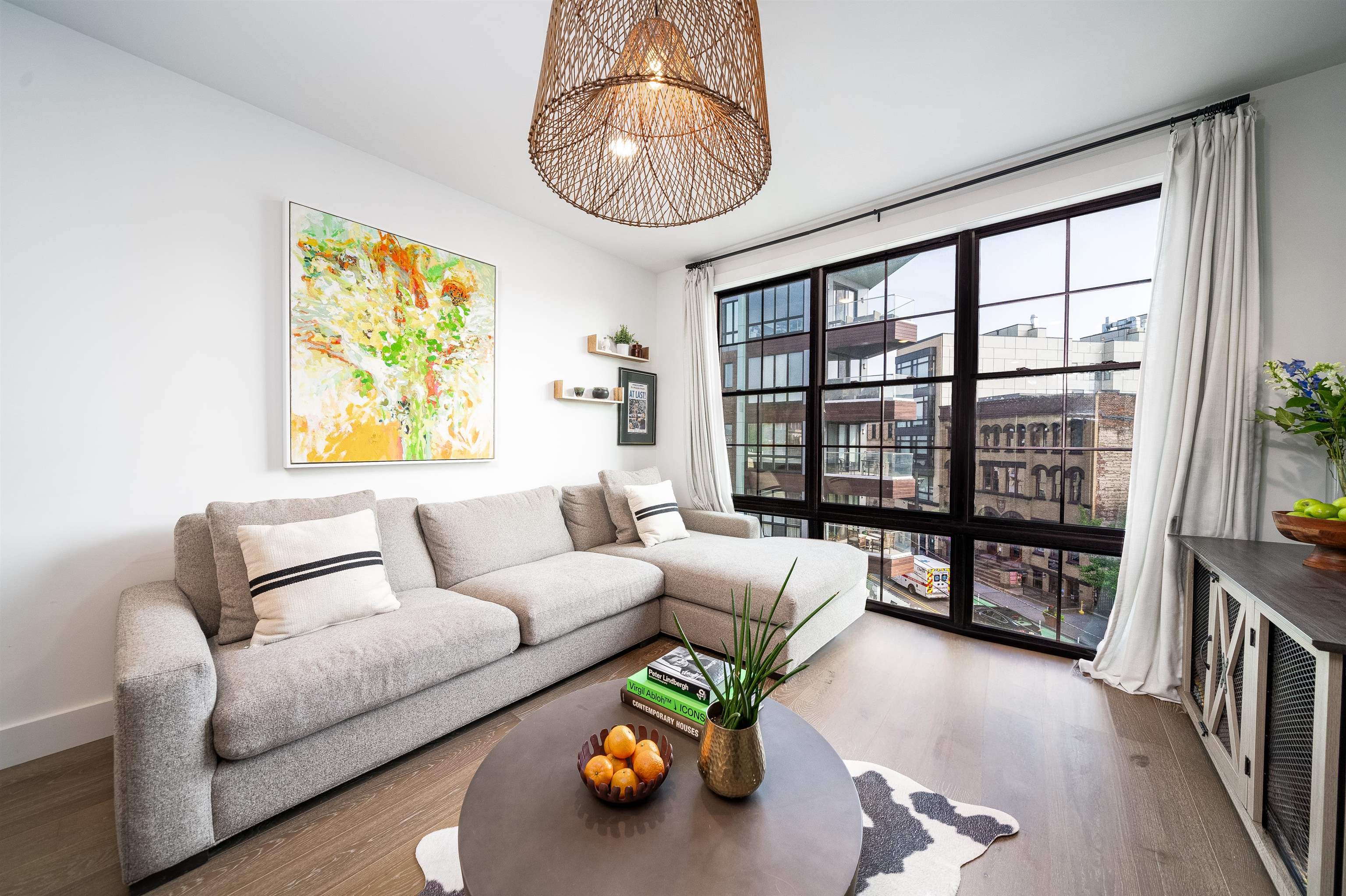 386 5TH ST Unit: 404