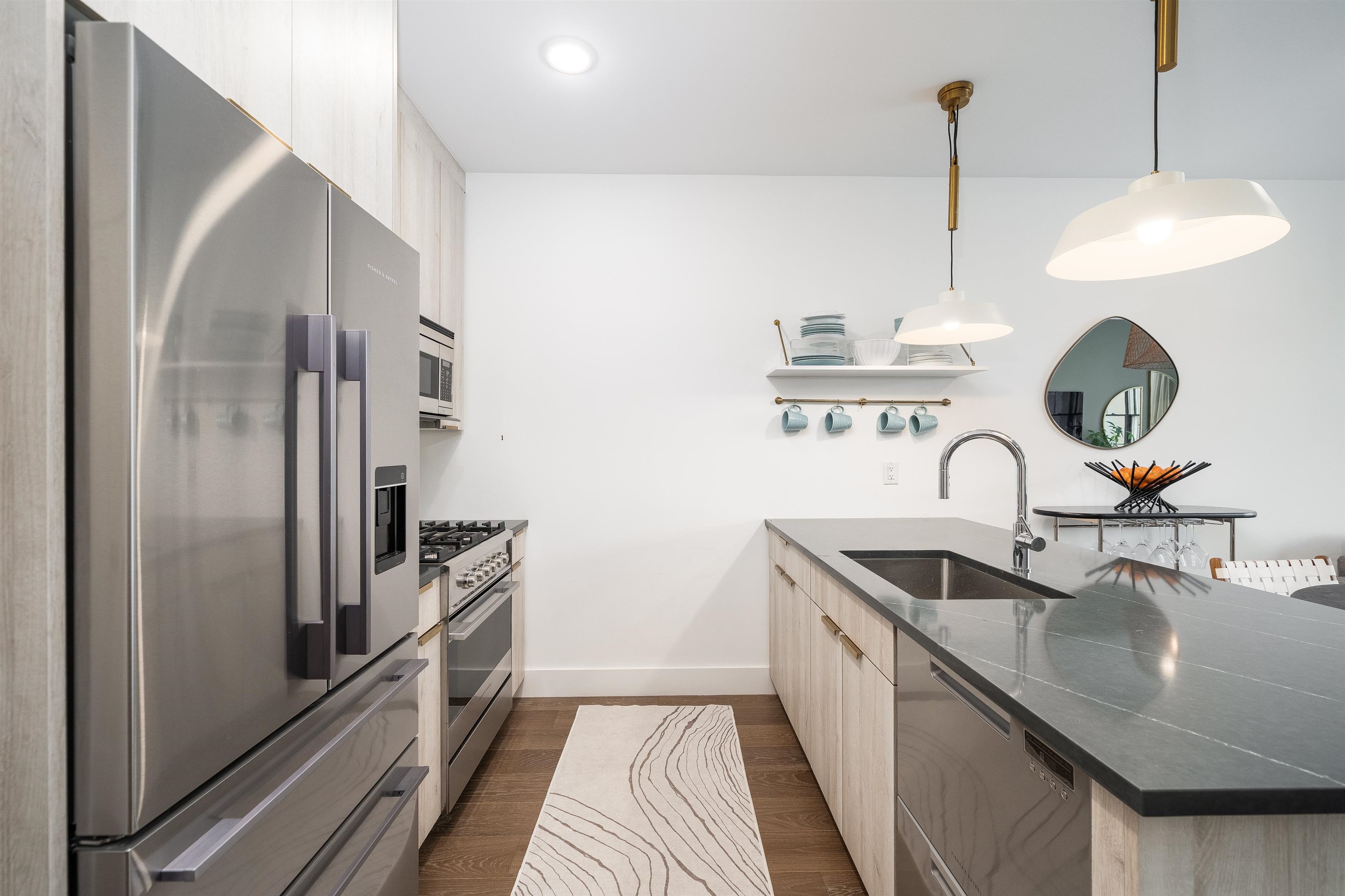386 5TH ST Unit: 404