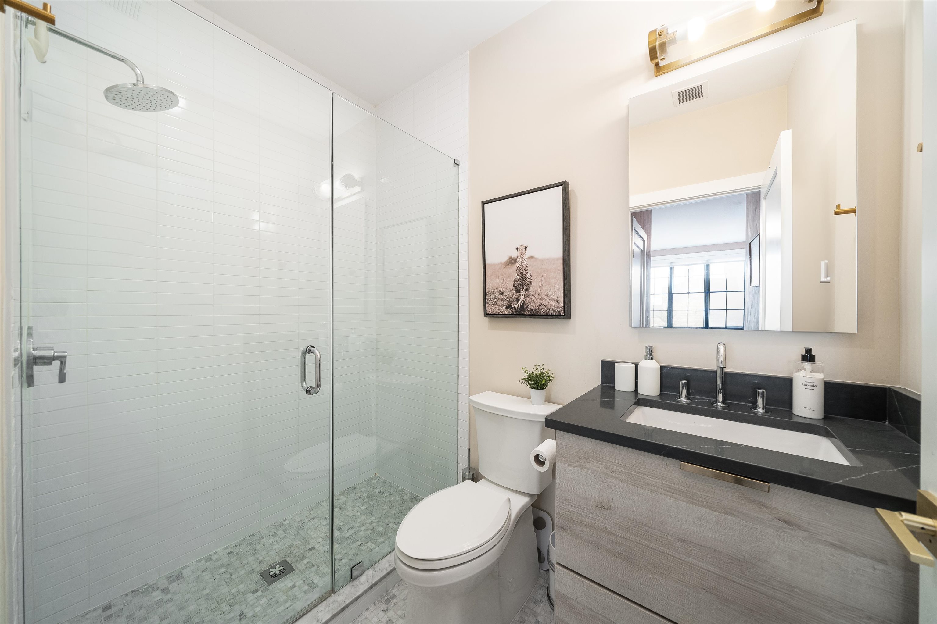 386 5TH ST Unit: 404