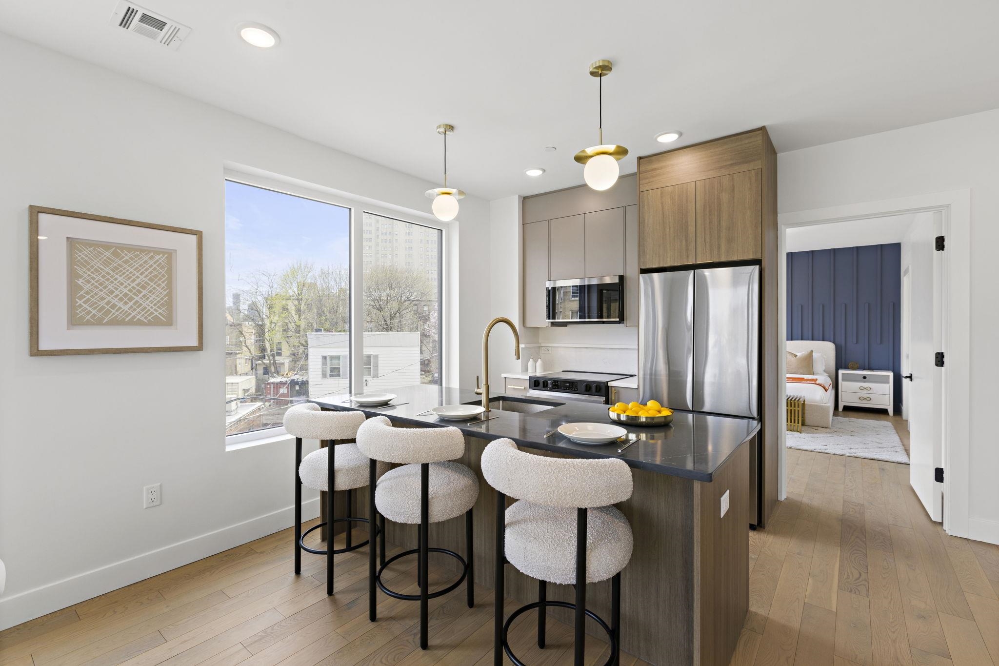 35 ORCHARD ST Unit: 202
