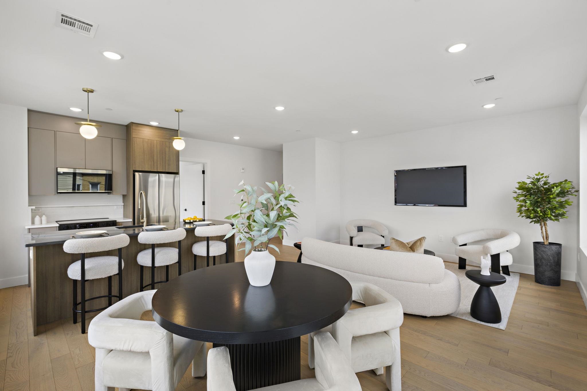 35 ORCHARD ST Unit: 202