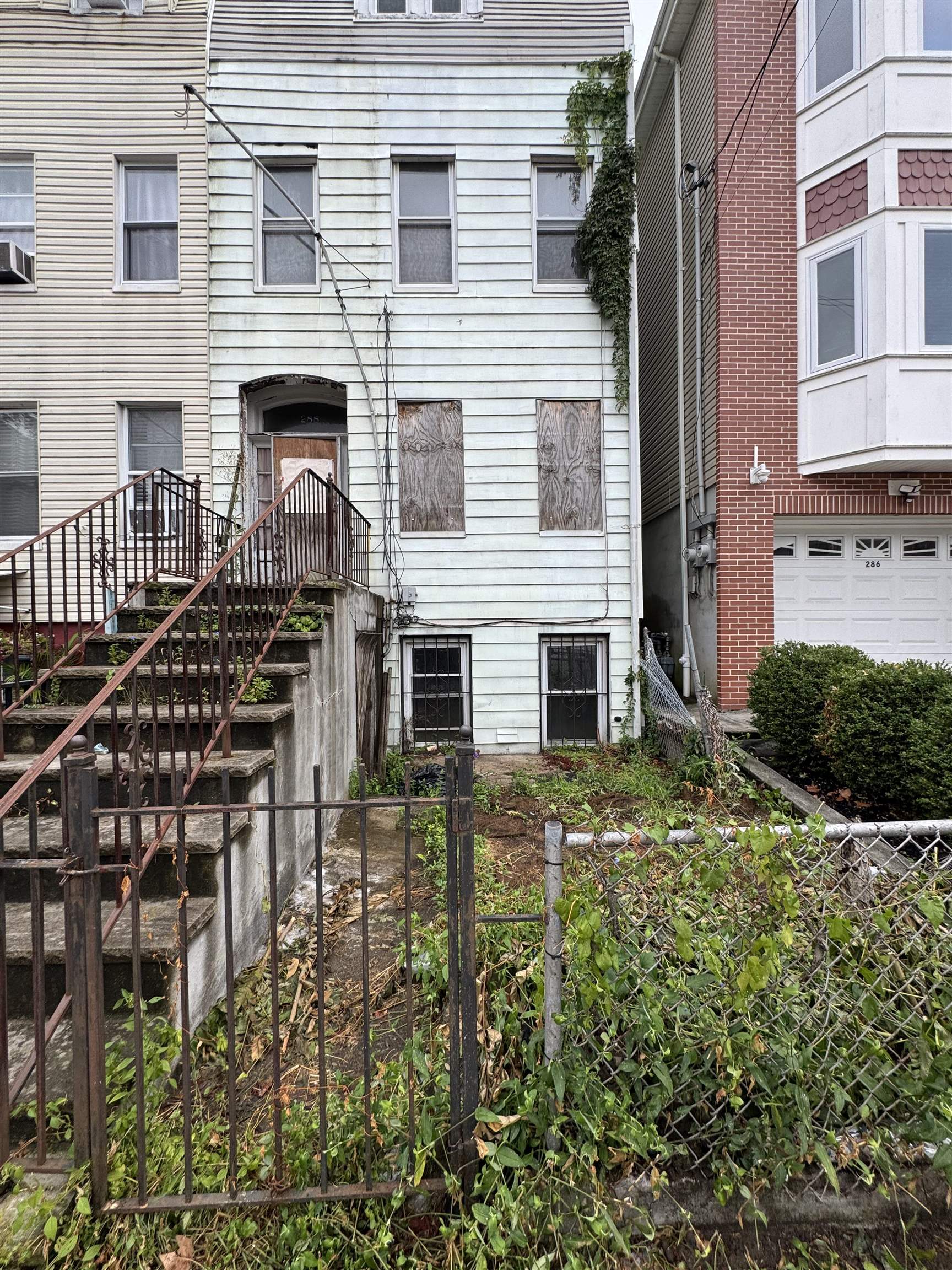 288 WHITON ST