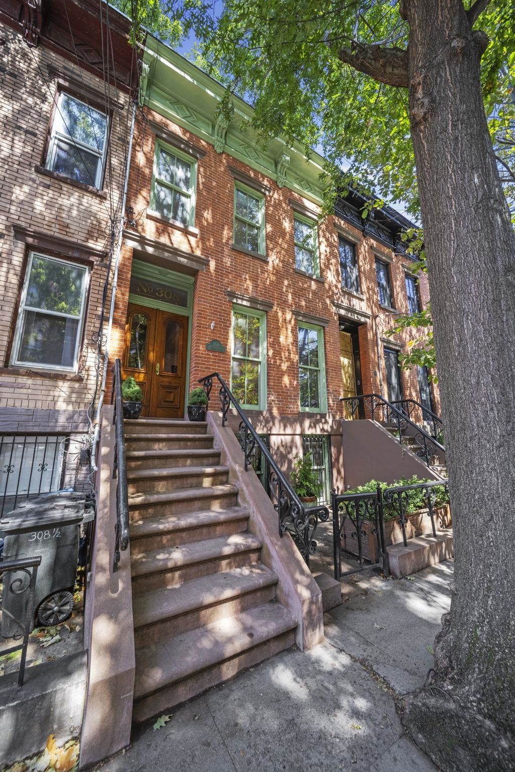 308 8TH ST