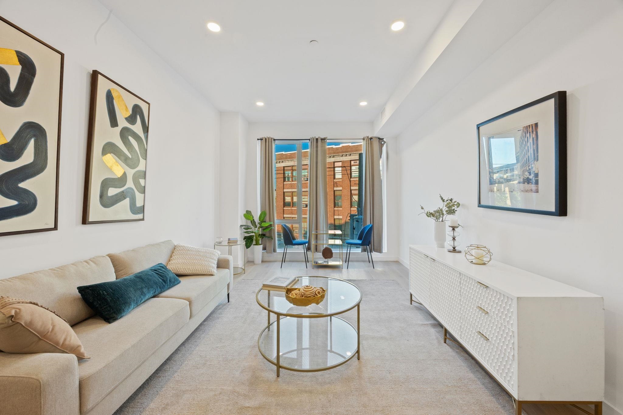 425 3RD ST Unit: 307