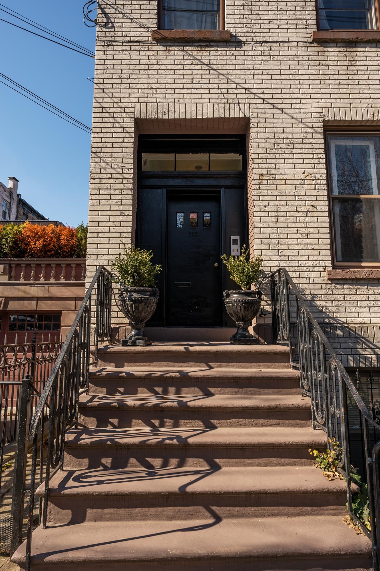 283 BARROW ST Unit: 2