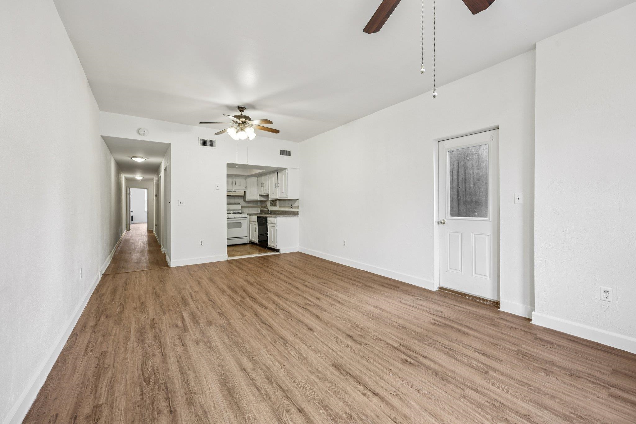492 PAVONIA AVE Unit: Apt 3