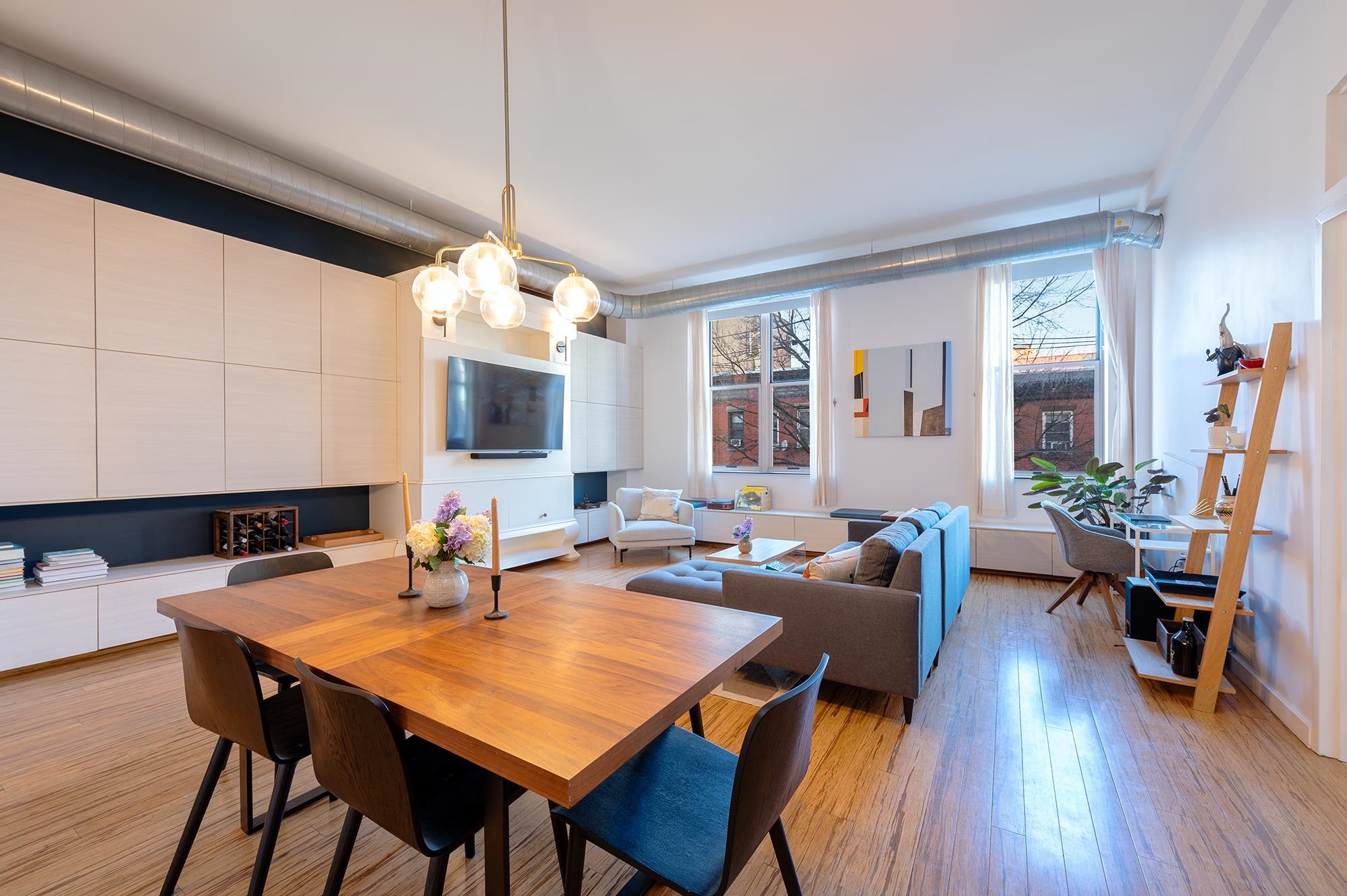 232 PAVONIA AVE Unit: 323
