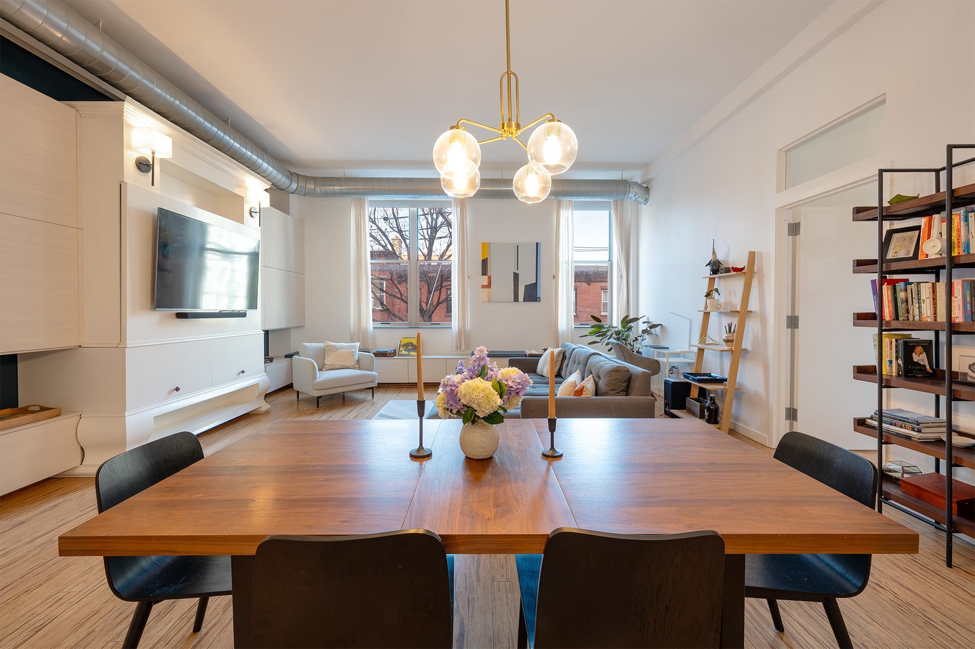 232 PAVONIA AVE Unit: 323