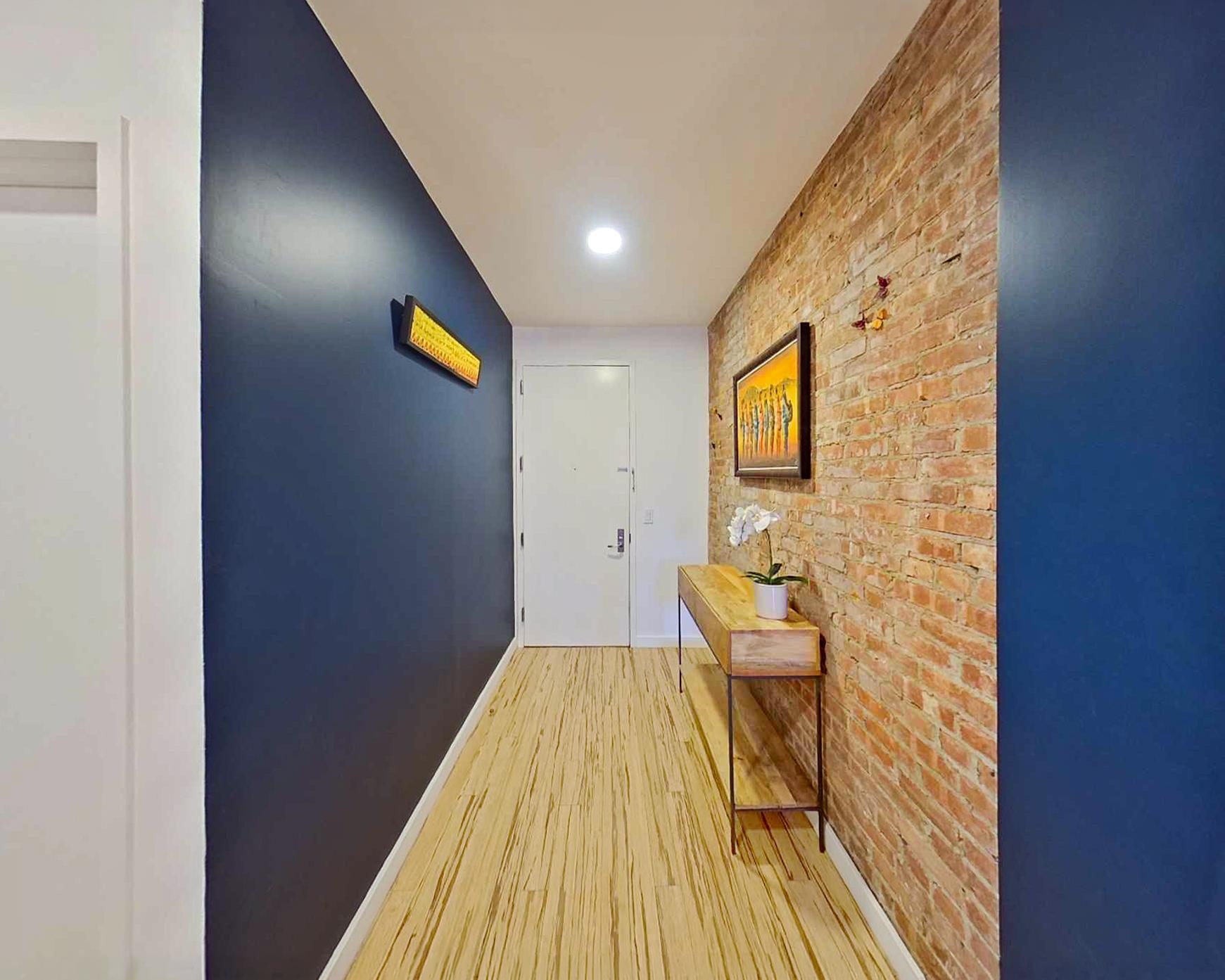 232 PAVONIA AVE Unit: 323