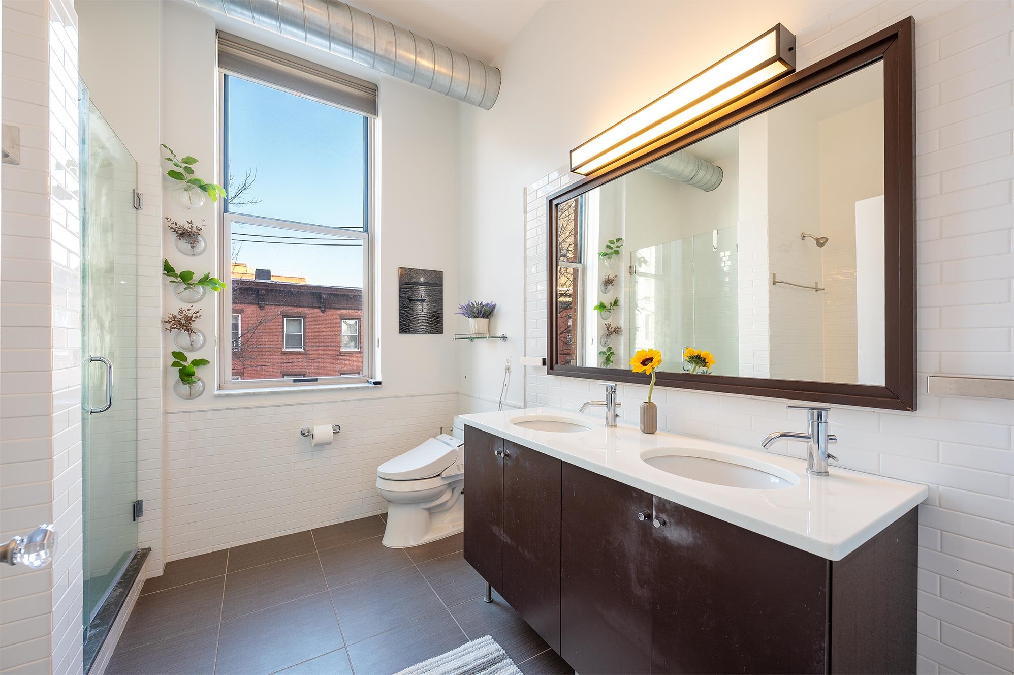 232 PAVONIA AVE Unit: 323