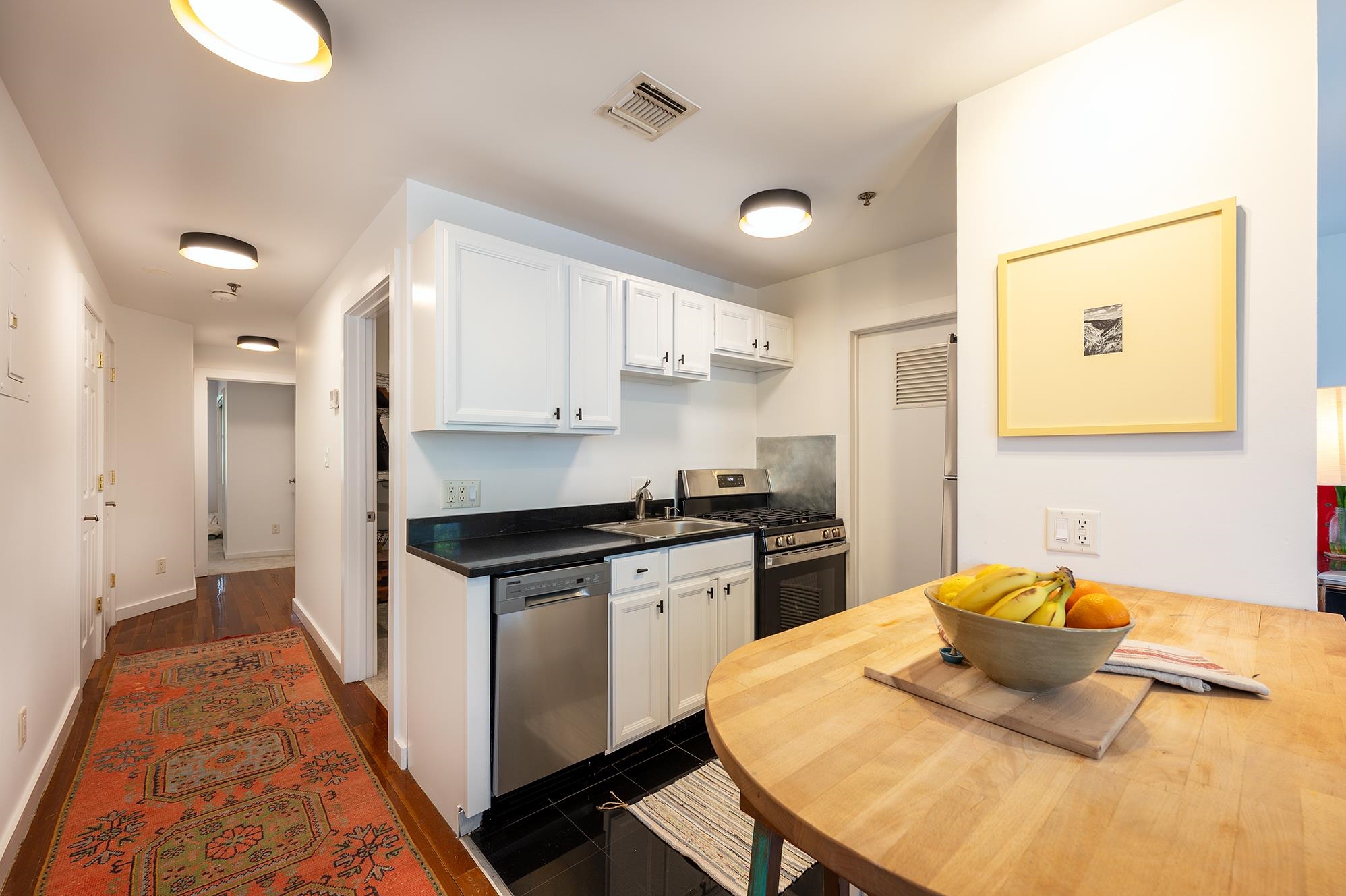 126 BRIGHT ST Unit: 201