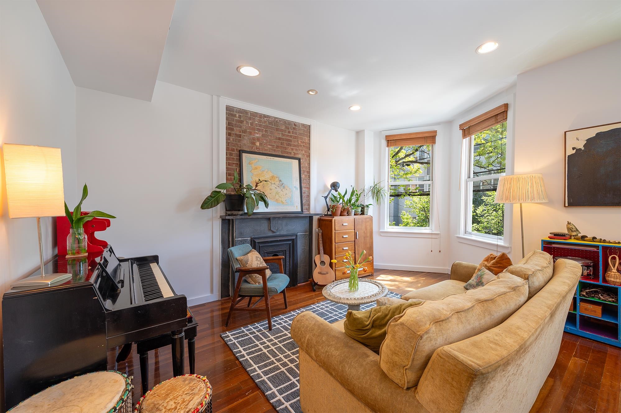 126 BRIGHT ST Unit: 201