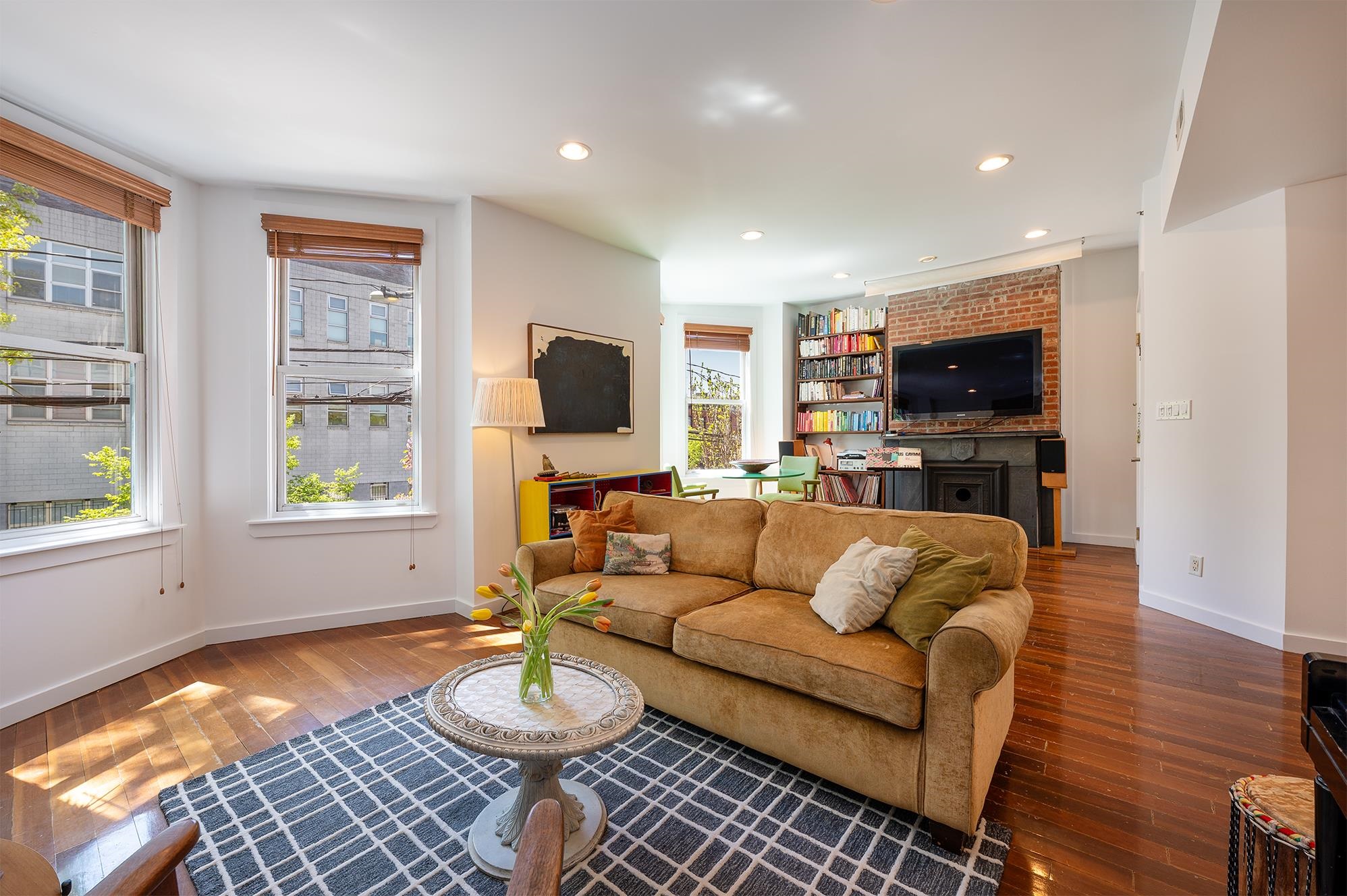 126 BRIGHT ST Unit: 201