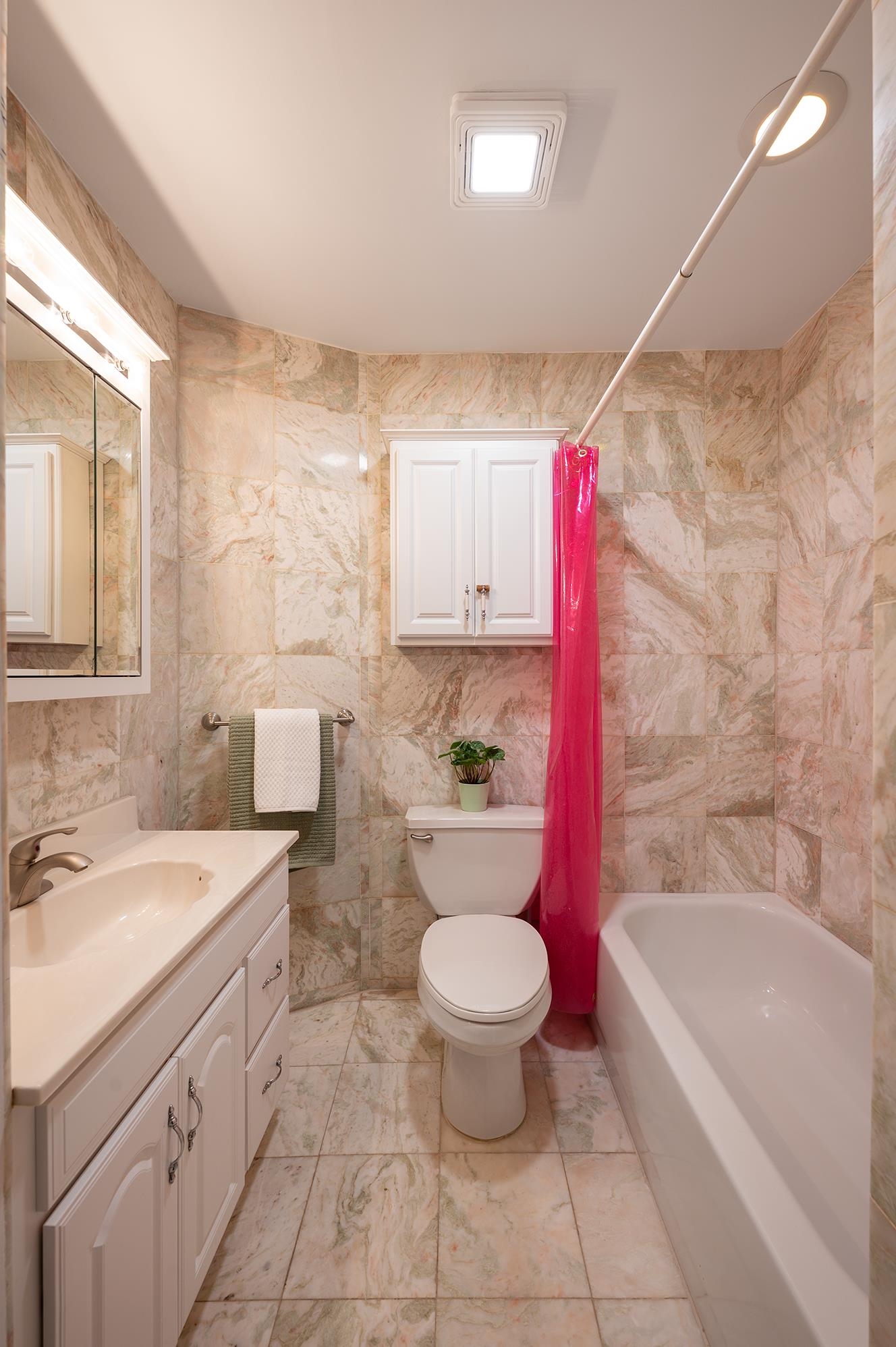 126 BRIGHT ST Unit: 201