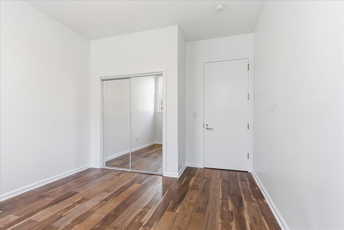 235 OGDEN AVE Unit: 1