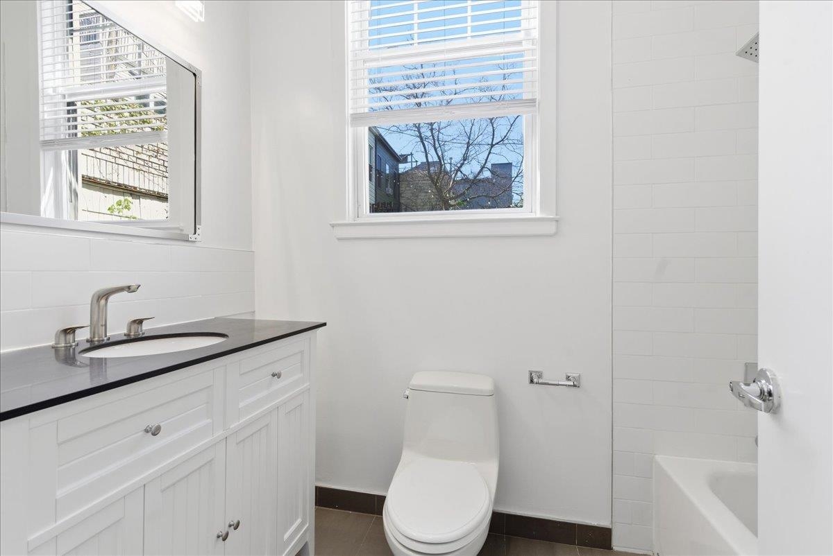 235 OGDEN AVE Unit: 1
